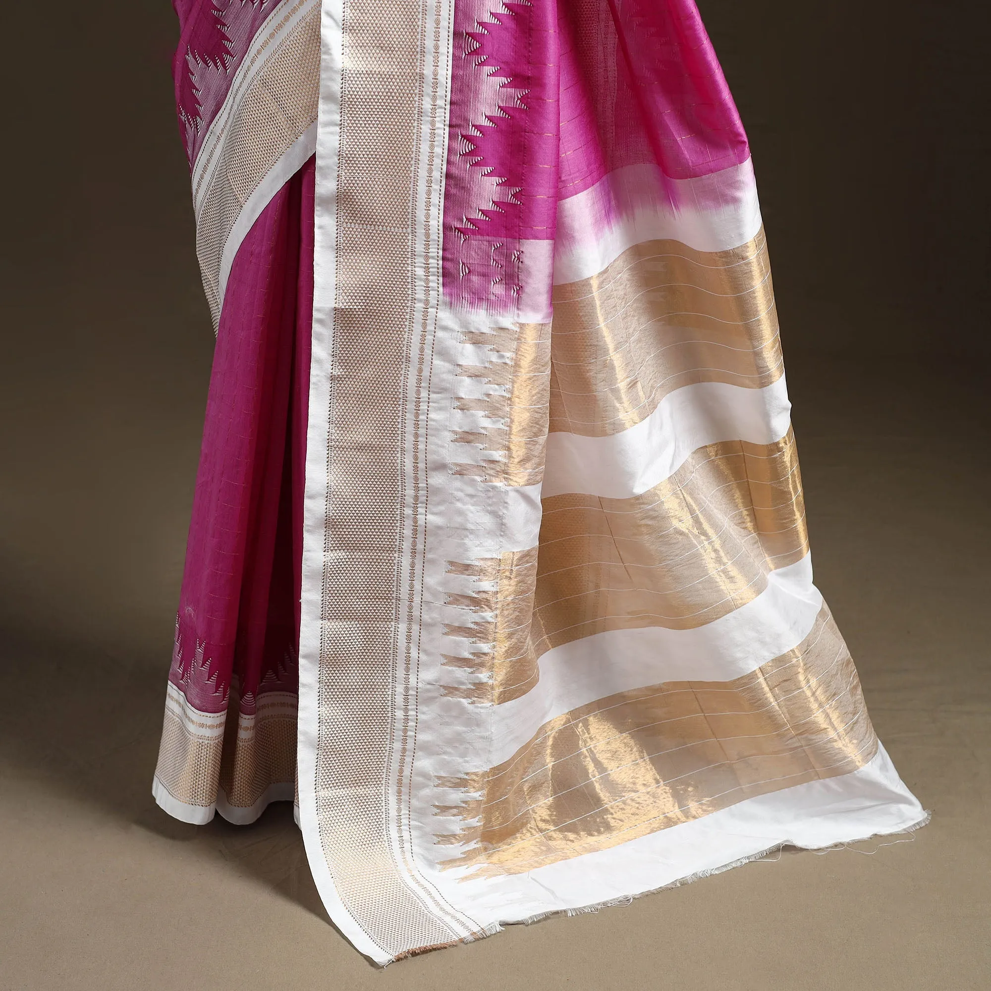 Pink - Mercerized Cotton Gadwal Checks Ilkal Saree with Temple Zari Border 15 sold by Itokri product image thumbnail 4