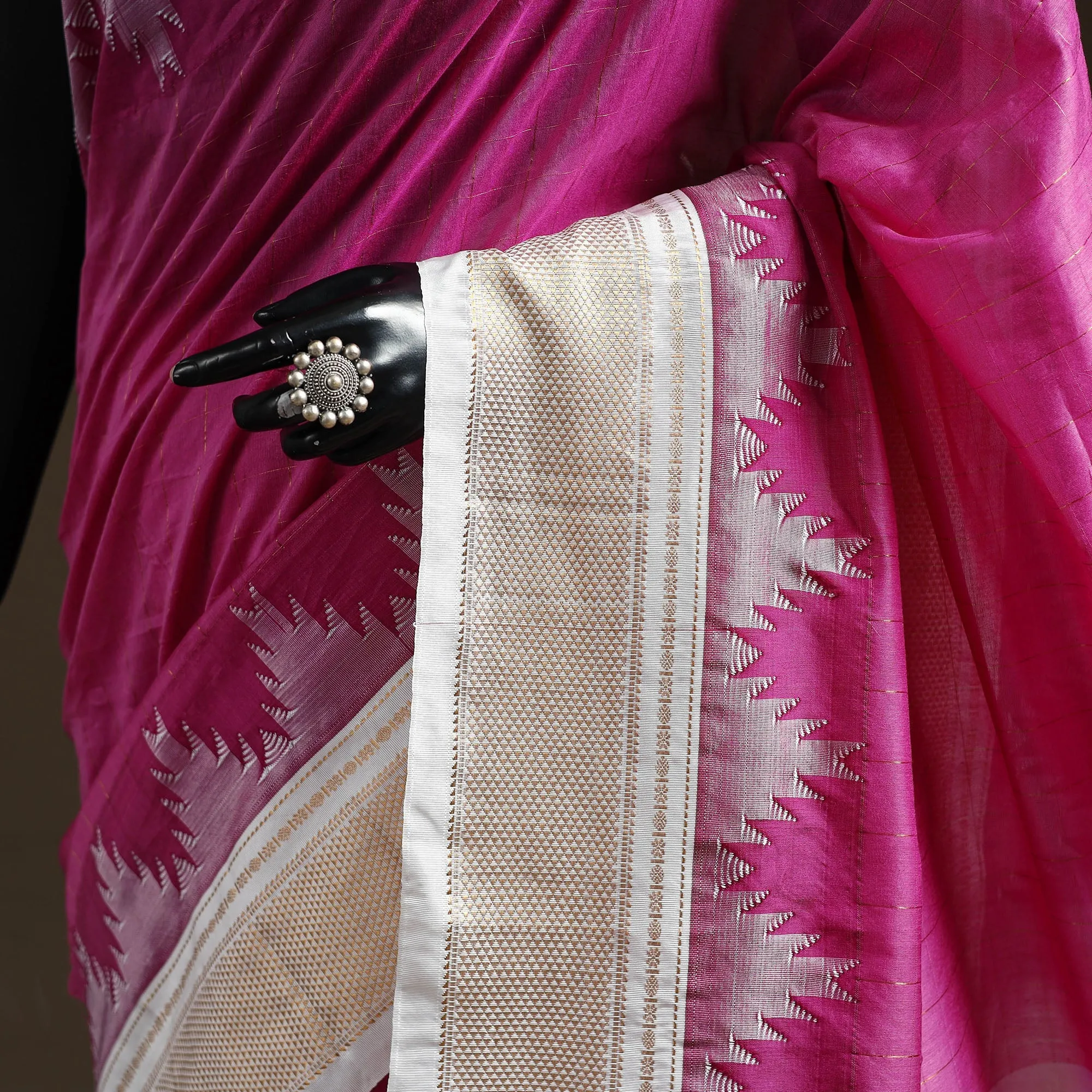 Pink - Mercerized Cotton Gadwal Checks Ilkal Saree with Temple Zari Border 15 sold by Itokri product image thumbnail 3