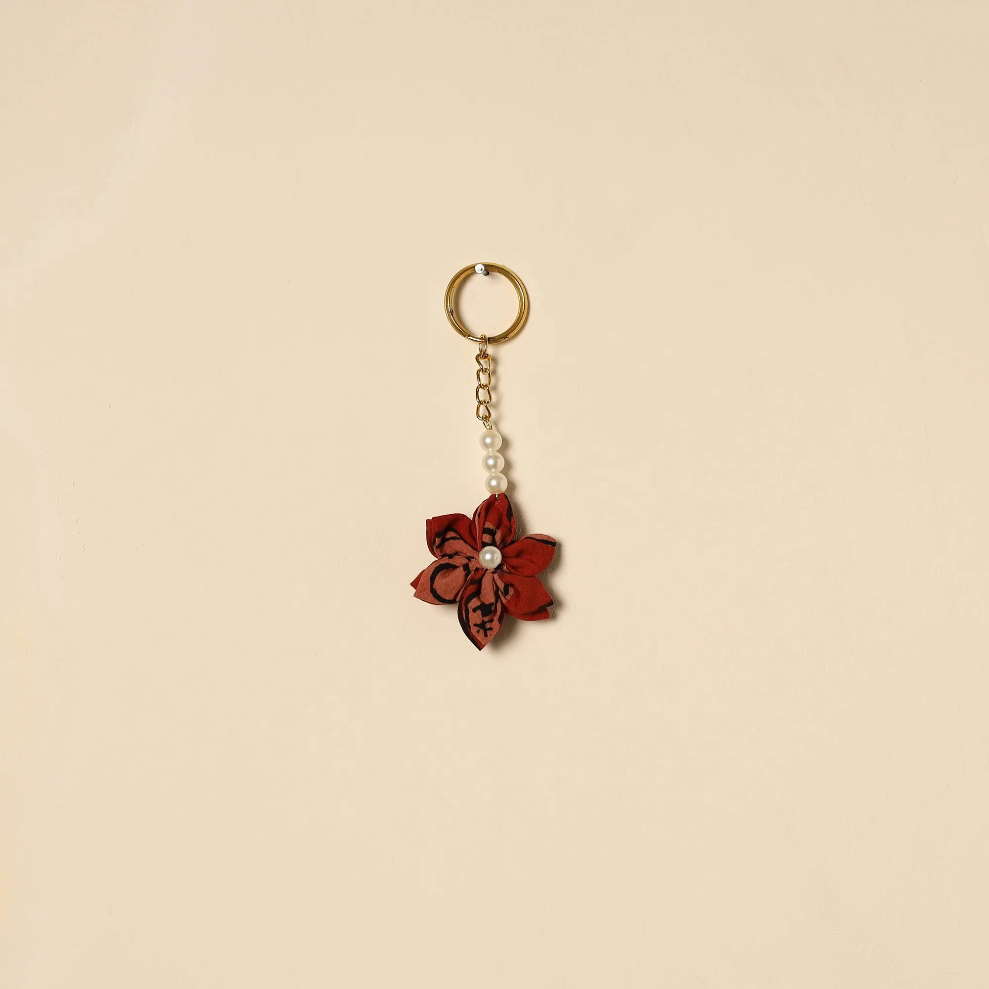 Black - Beaded Fabart Flower Keychain 43 sold by Itokri
