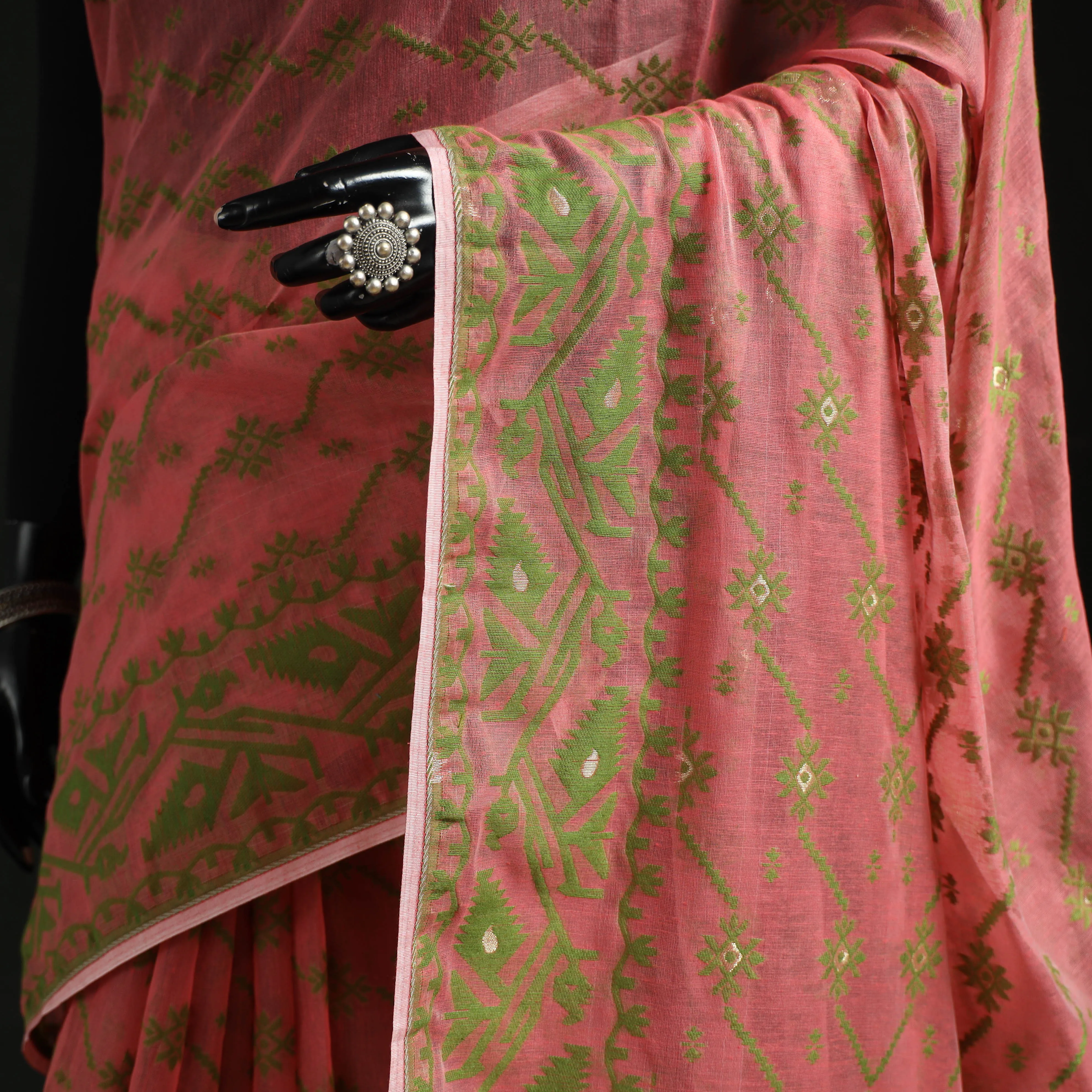 Silk Cotton Dhakai Jamdani Saree 09 sold by Itokri product image thumbnail 3