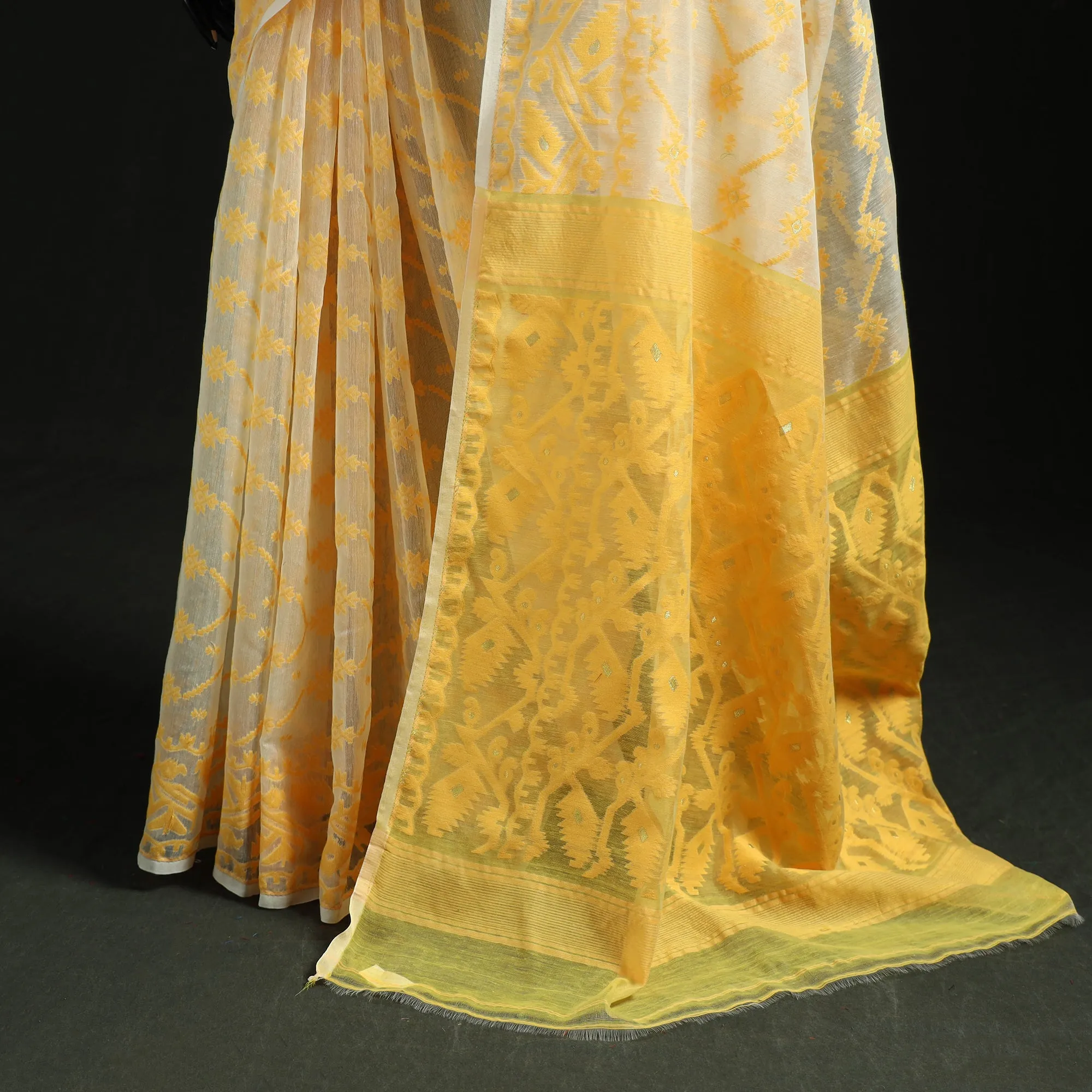 Silk Cotton Dhakai Jamdani Saree 20 sold by Itokri product image thumbnail 4