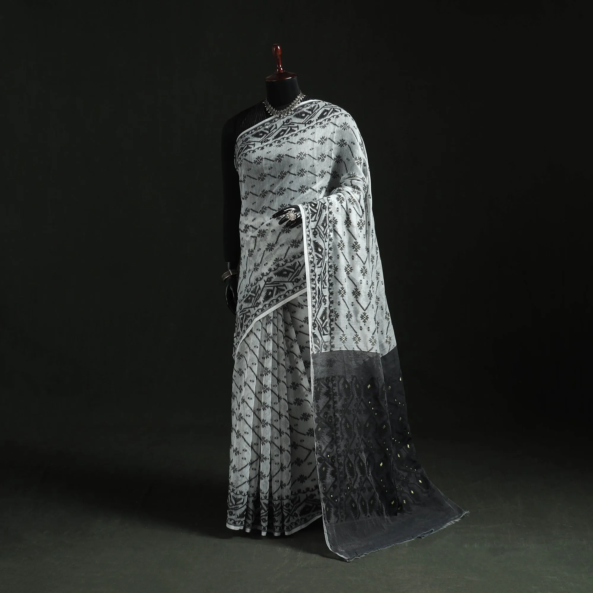 White - Silk Cotton Dhakai Jamdani Saree 16 sold by Itokri