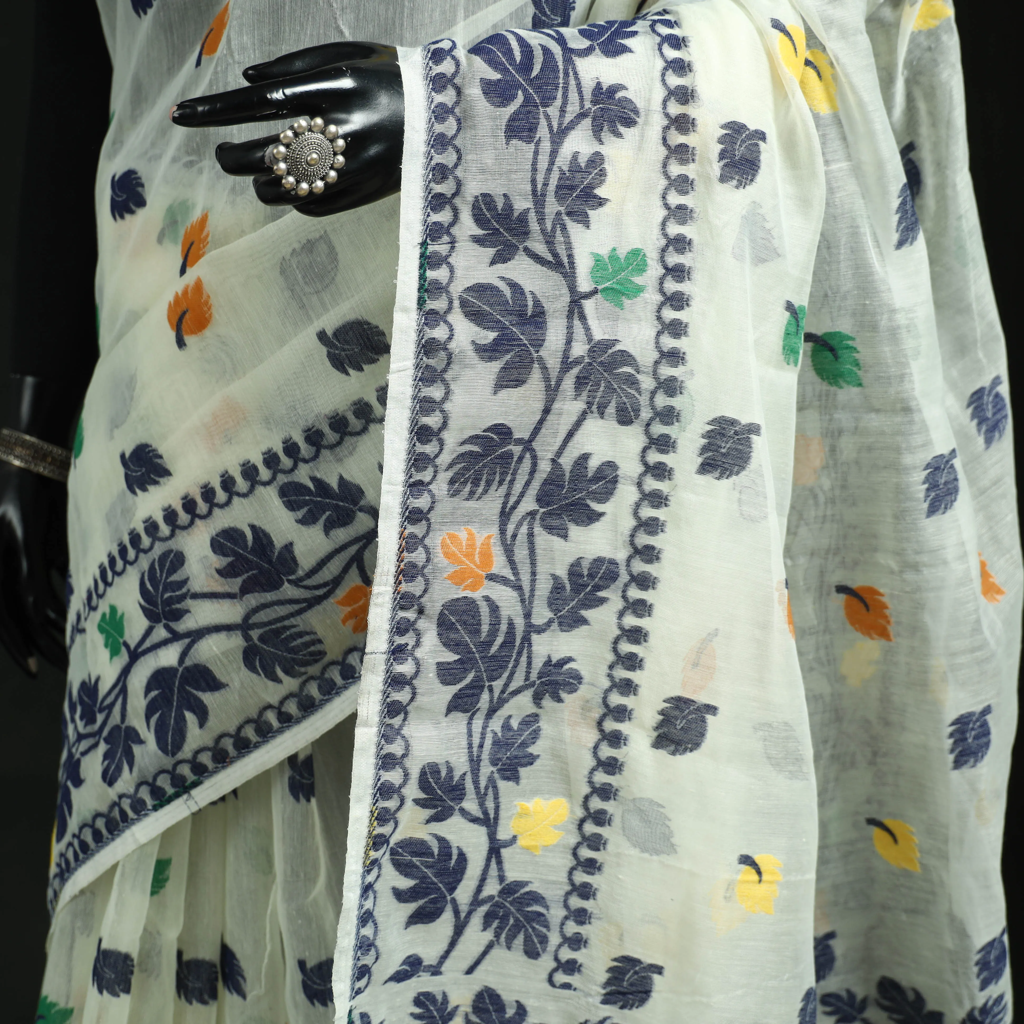 White - Silk Cotton Dhakai Jamdani Saree 21 sold by Itokri product image thumbnail 3