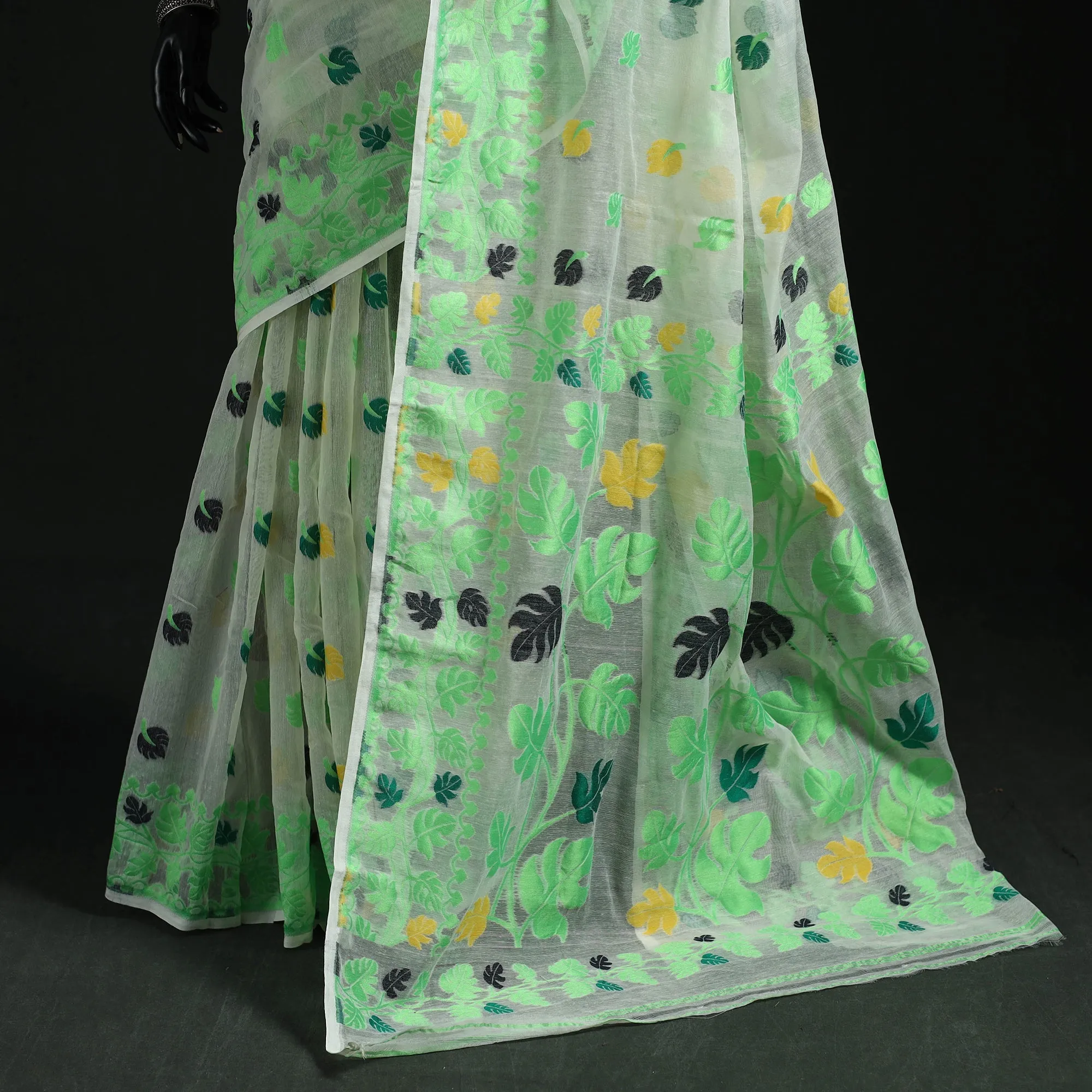 Green - Silk Cotton Dhakai Jamdani Saree 01 sold by Itokri product image thumbnail 4