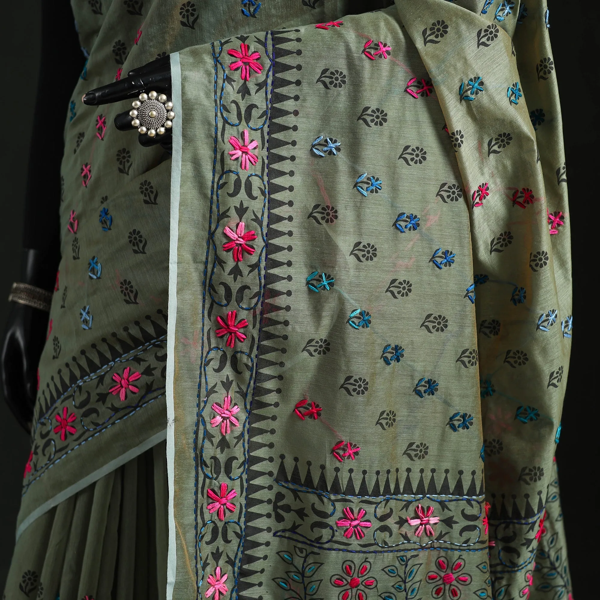Hand Embroidered Chanderi Silk Chapa Work Phulkari Saree 23 sold by Itokri product image thumbnail 3