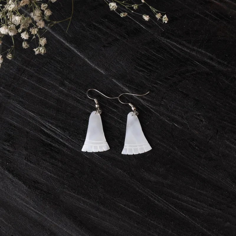 White - Handcrafted Seashell Earrings 62 made by Itokri
