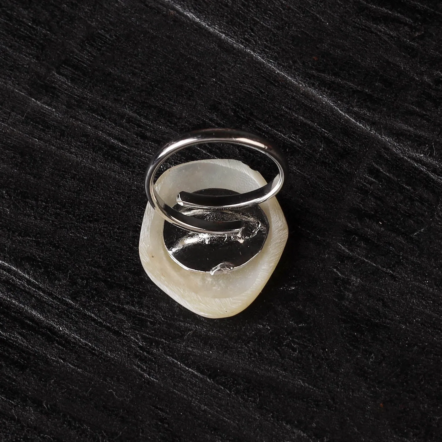 White - Handcrafted Seashell Ring (Adjustable) 14 sold by Itokri product image thumbnail 3
