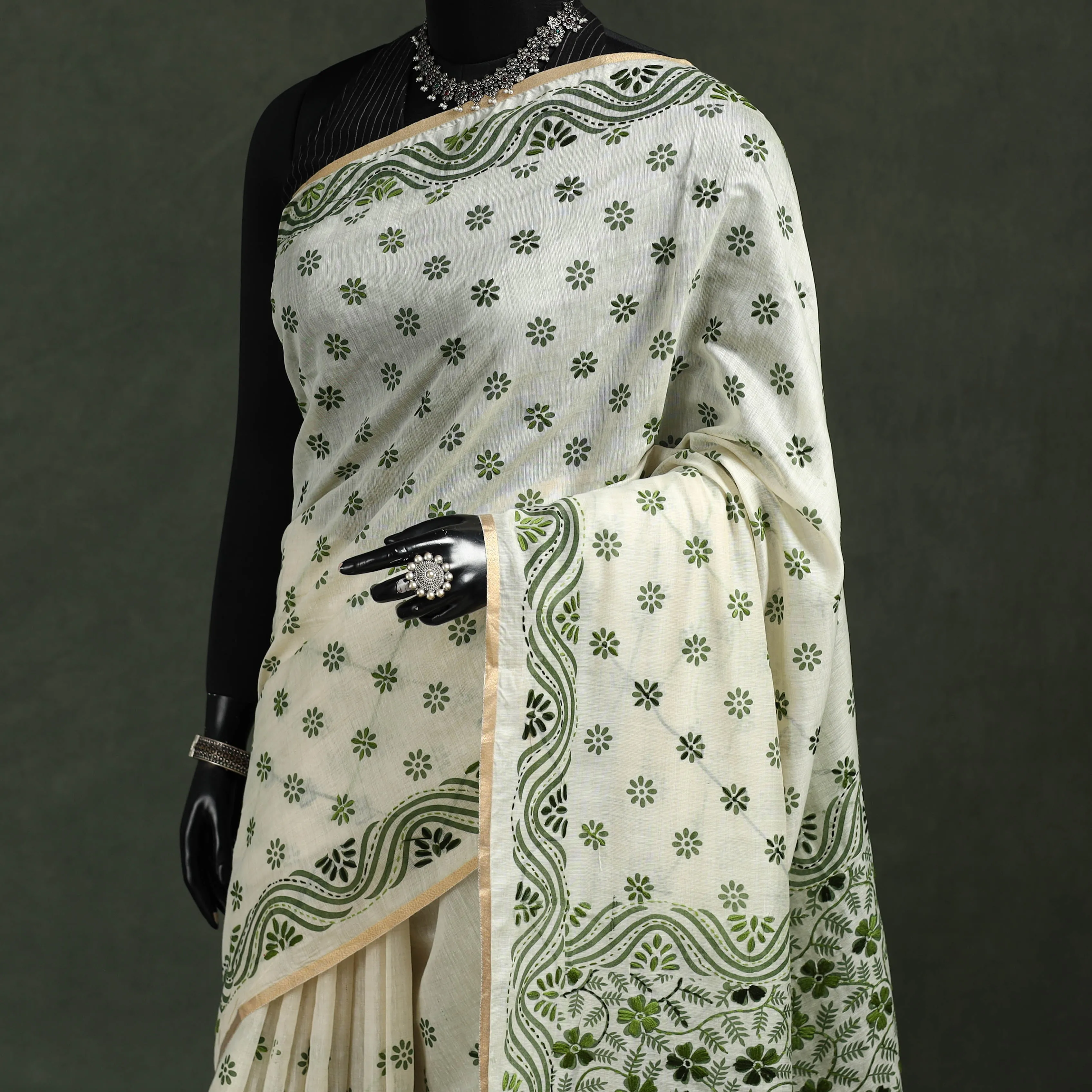 Bengal Kantha Hand Embroidery Silk Cotton Chapa Work Saree 07 sold by Itokri product image thumbnail 2