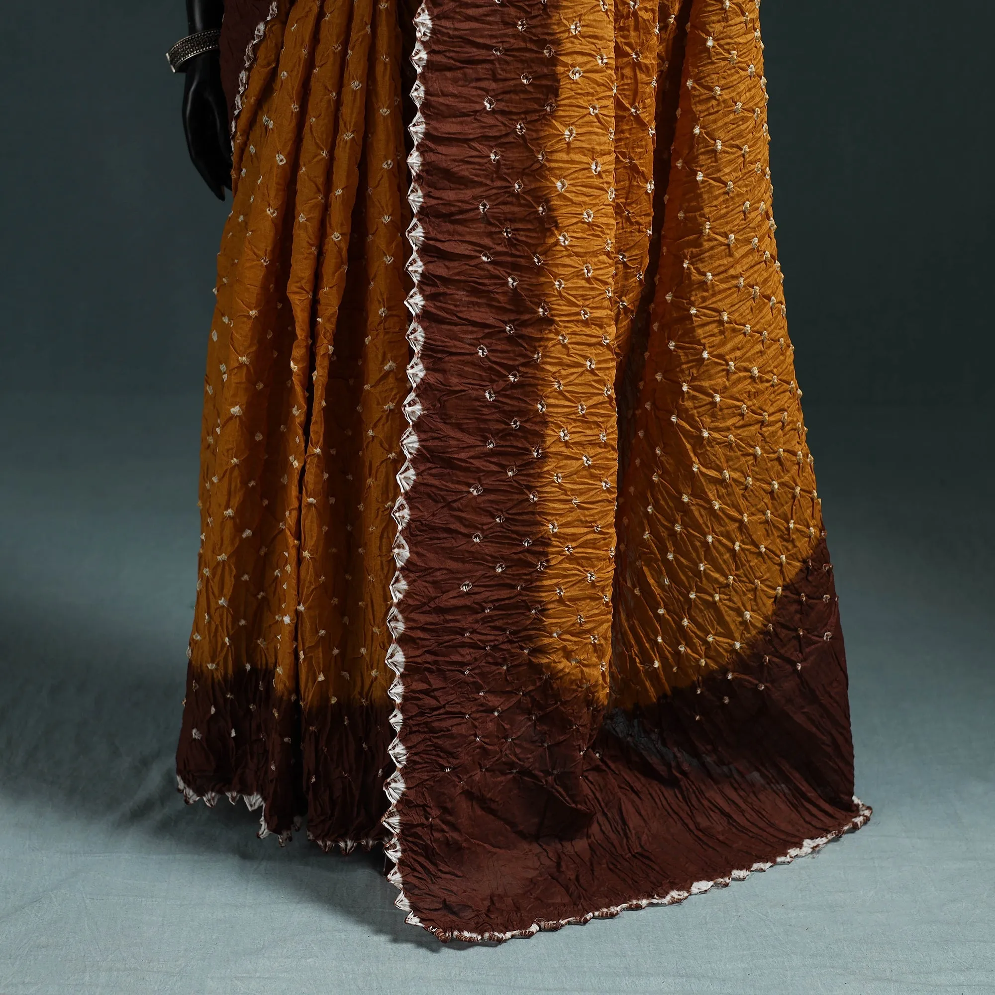 Kutch Bandhani Tie-Dye Cotton Saree with Blouse Piece 33 sold by Itokri product image thumbnail 4