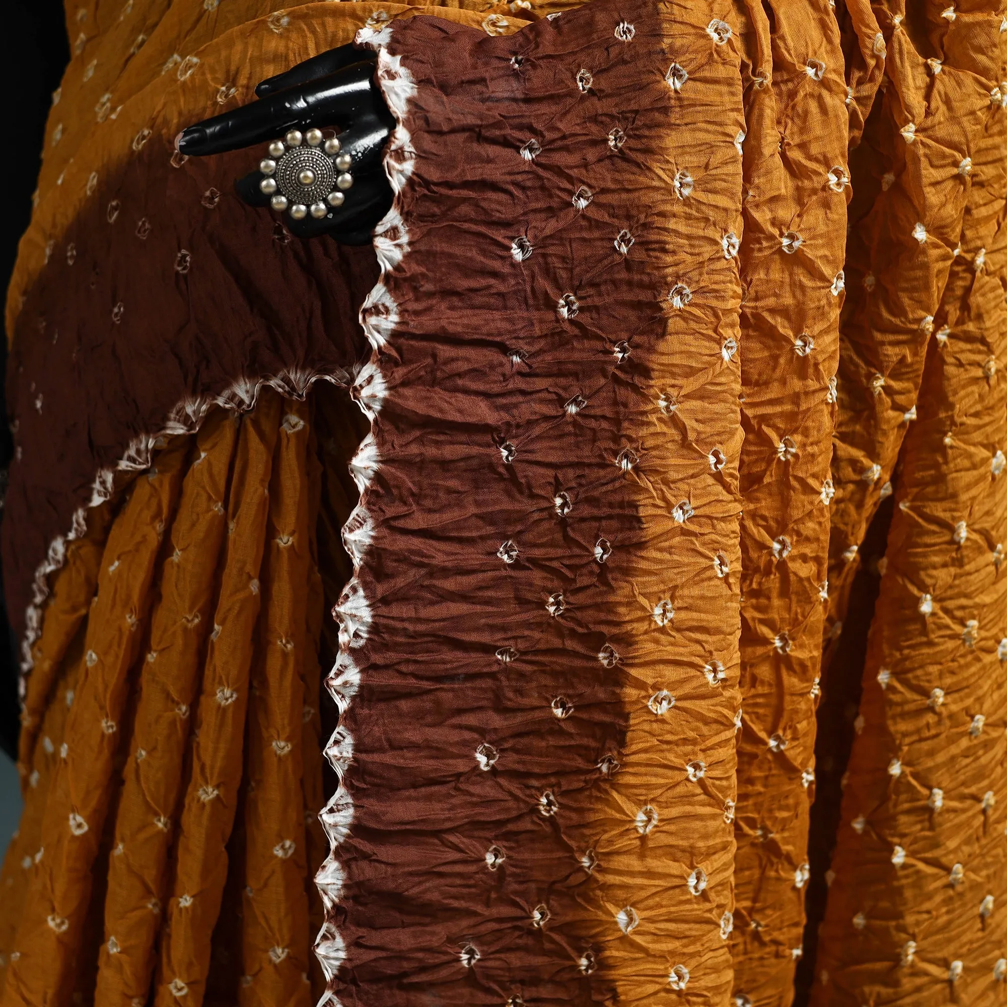 Kutch Bandhani Tie-Dye Cotton Saree with Blouse Piece 33 sold by Itokri product image thumbnail 3