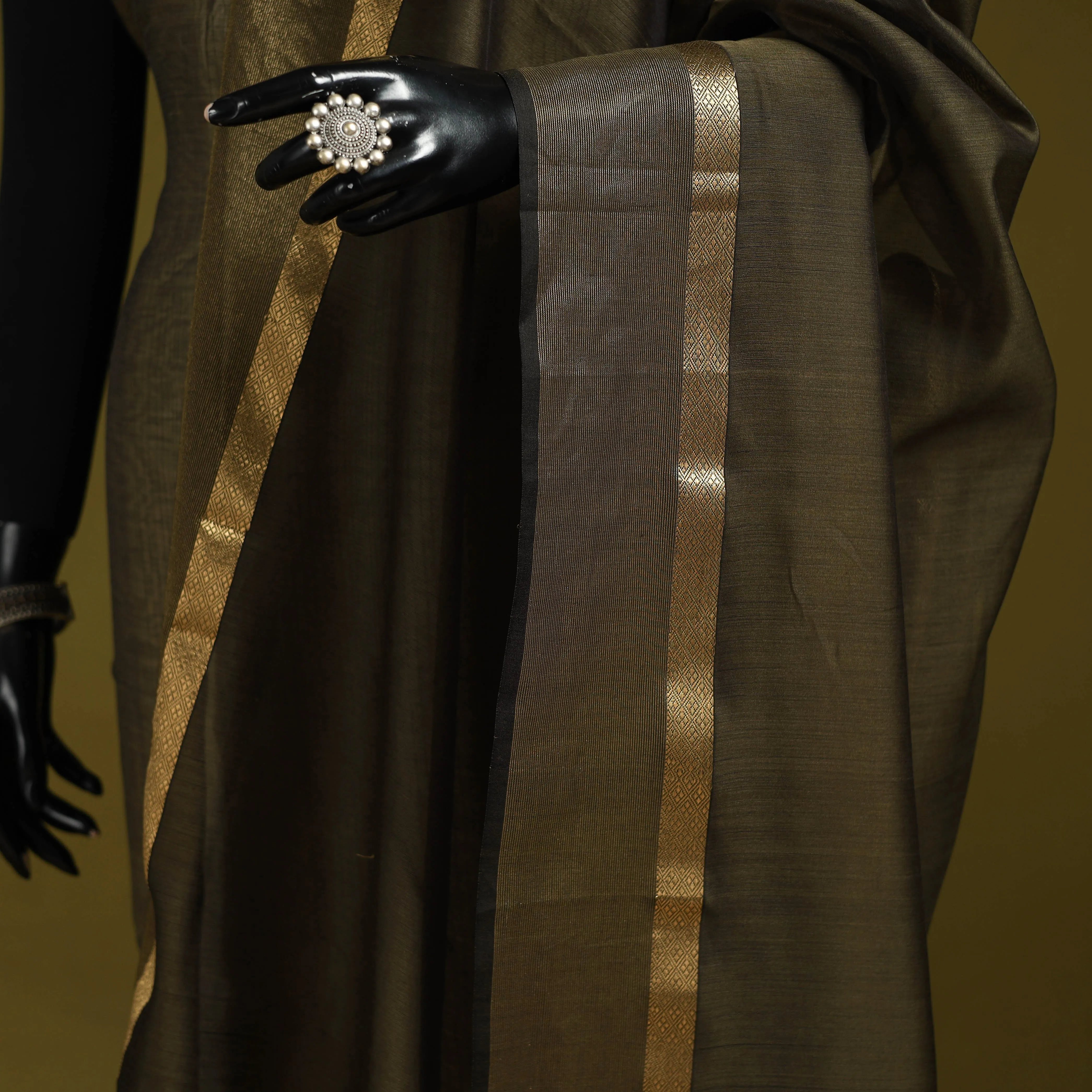 Green - Handloom Silk Cotton Maheshwari Dupatta with Zari Border 33 sold by Itokri product image thumbnail 3