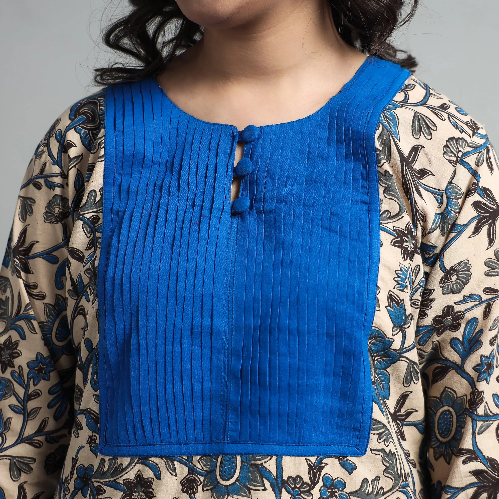 Beige - Kalamkari Printed Cotton Pintuck Long Straight Kurta sold by Itokri product image thumbnail 5