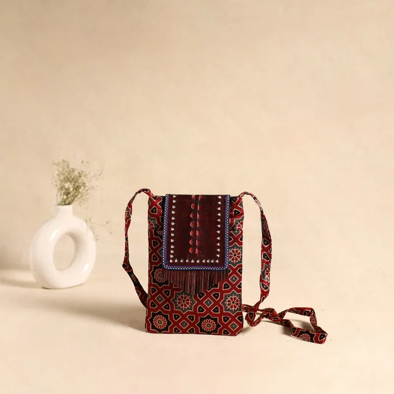 Traditional Kutch Mashru Silk Leather Flap Sling Bag 61 made by Itokri