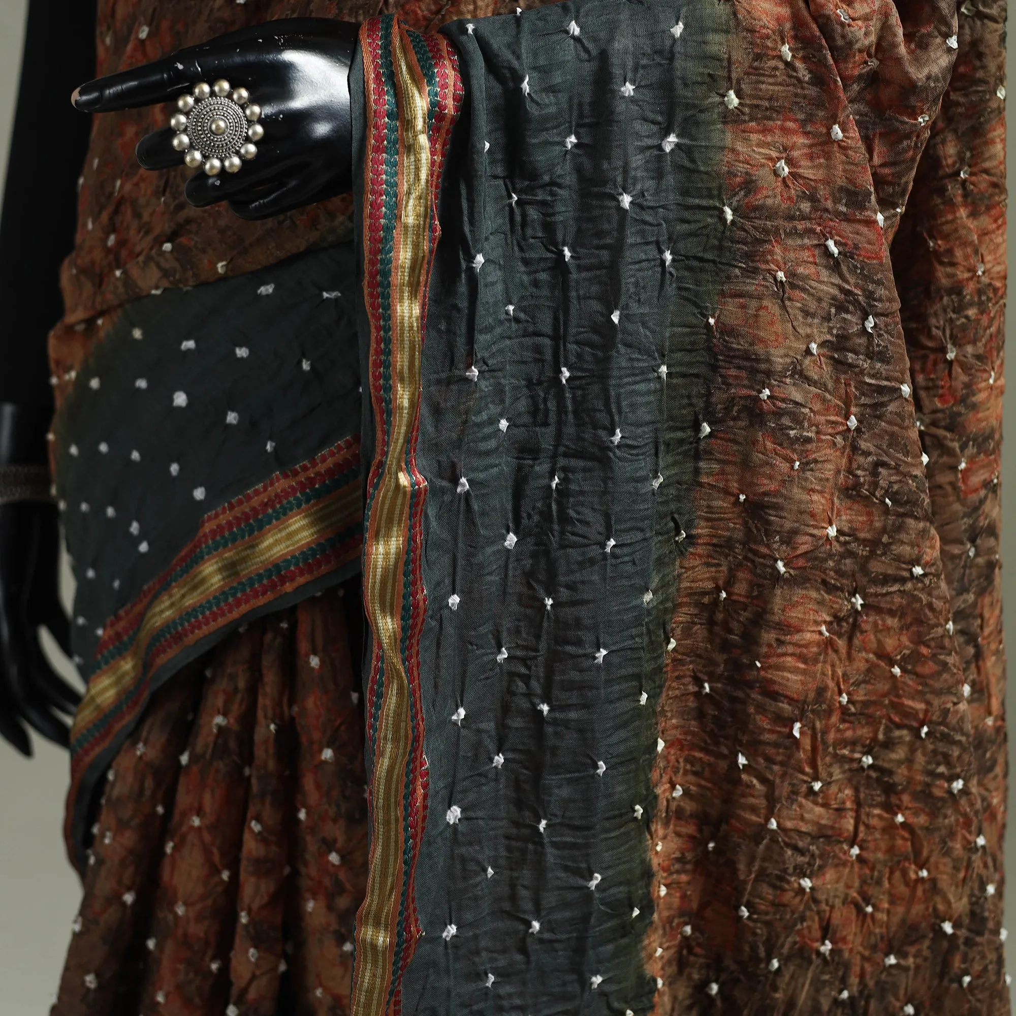 Kutch Tie-Dye Shibori Bandhani Cotton Saree with Blouse Piece 29 sold by Itokri product image thumbnail 3