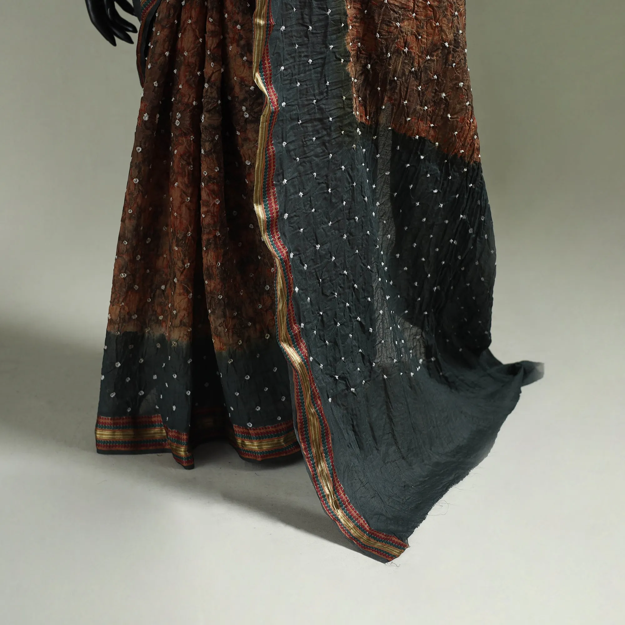 Kutch Tie-Dye Shibori Bandhani Cotton Saree with Blouse Piece 29 sold by Itokri product image thumbnail 4