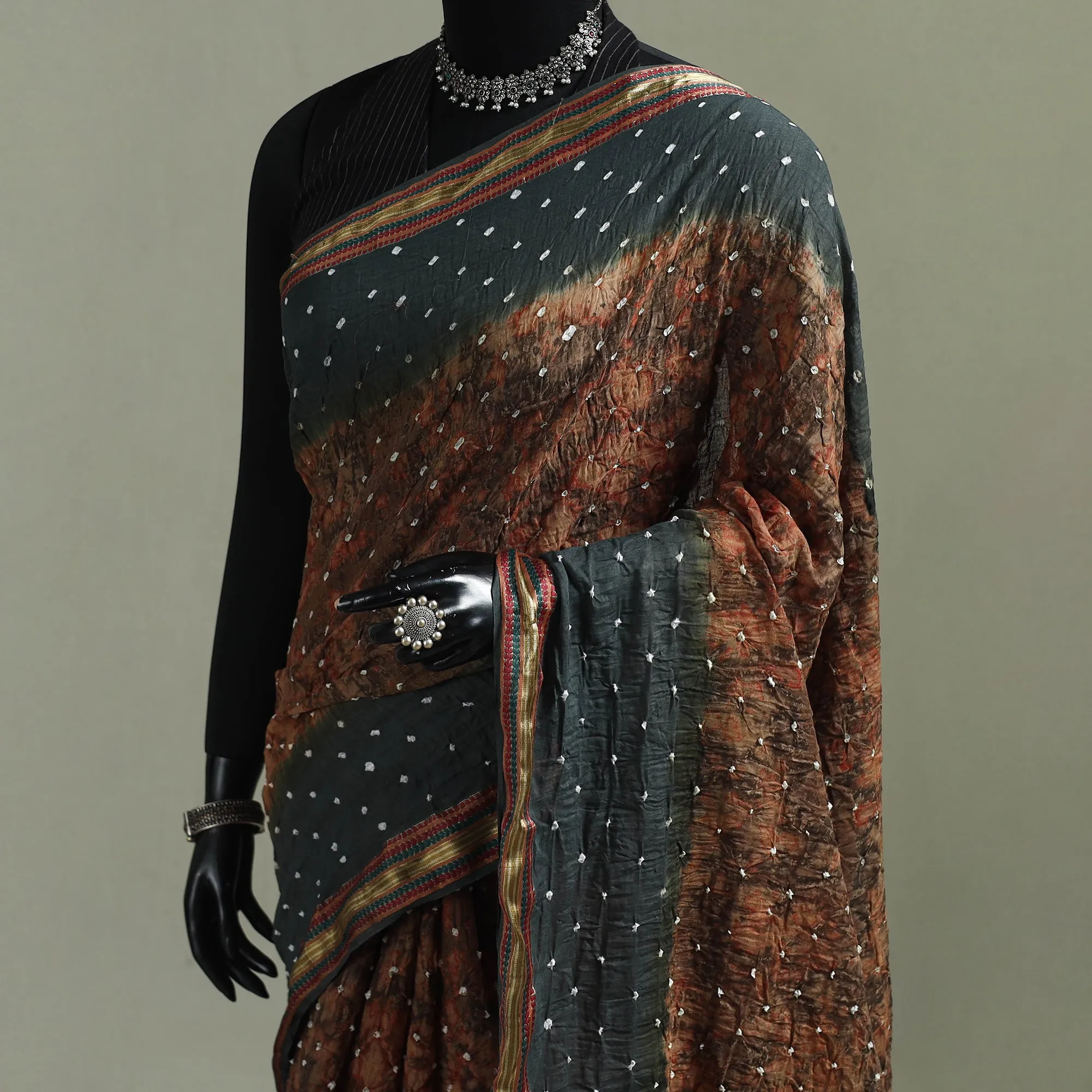 Kutch Tie-Dye Shibori Bandhani Cotton Saree with Blouse Piece 29 sold by Itokri product image thumbnail 2