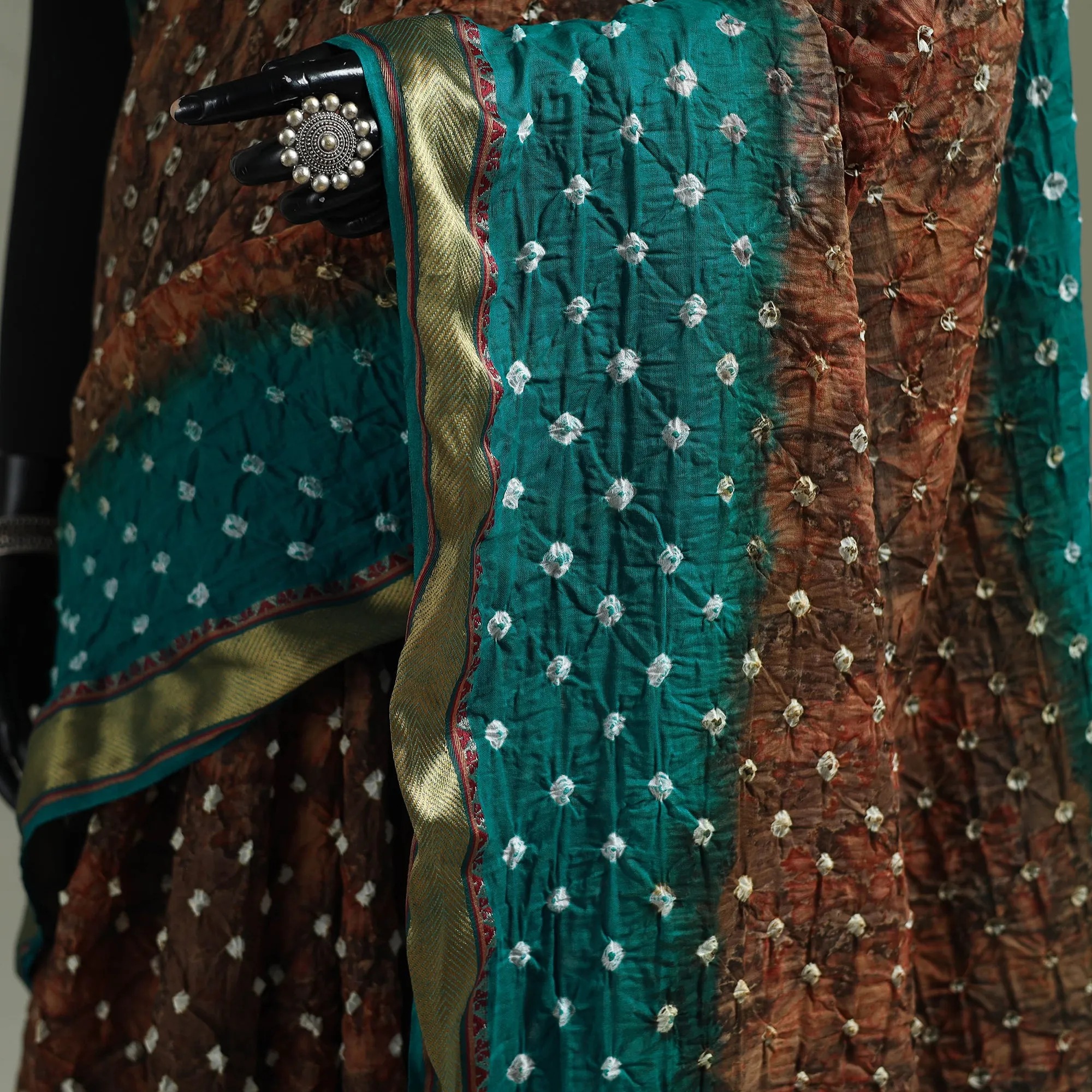 Kutch Tie-Dye Shibori Bandhani Cotton Saree with Blouse Piece 28 sold by Itokri product image thumbnail 3