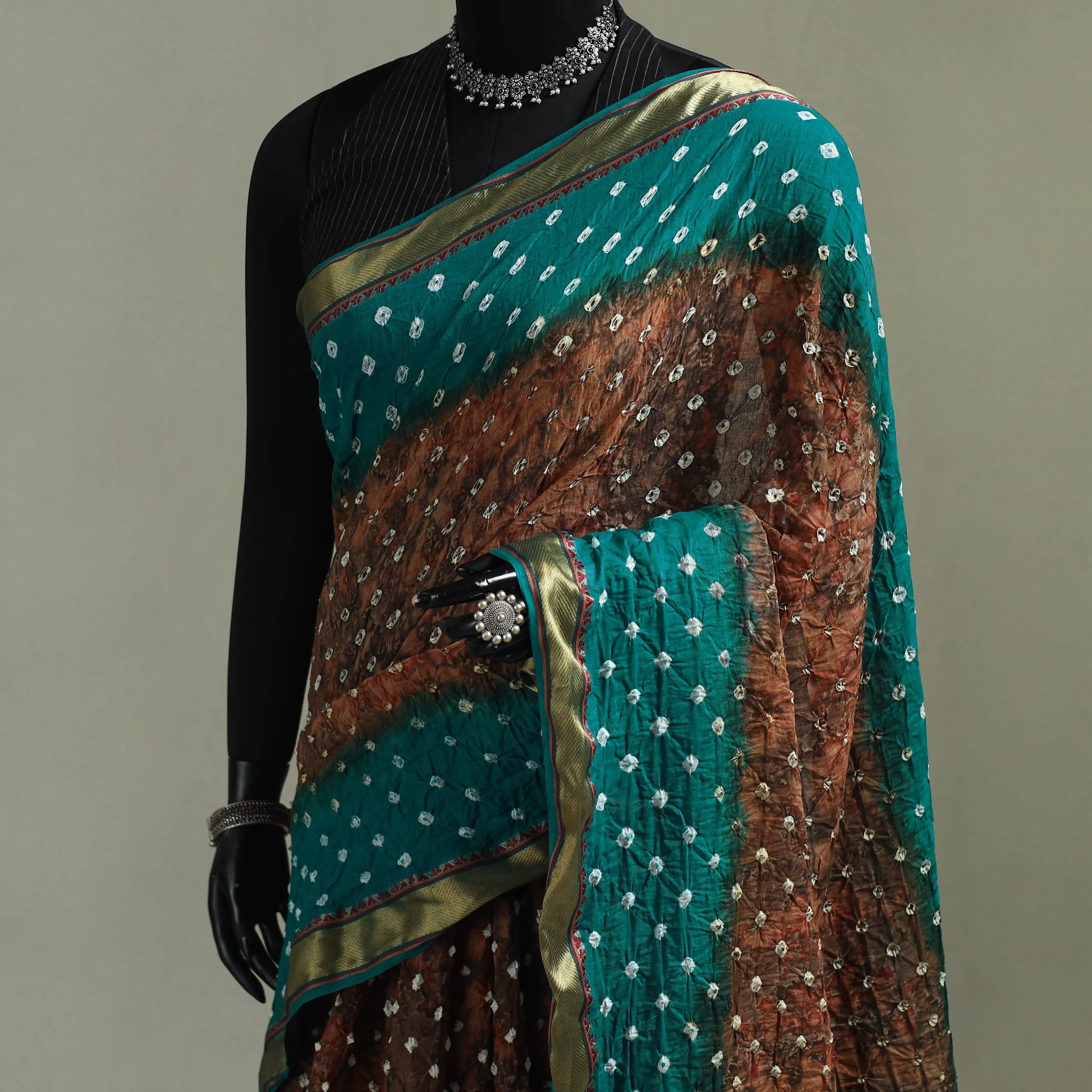 Kutch Tie-Dye Shibori Bandhani Cotton Saree with Blouse Piece 28 sold by Itokri product image thumbnail 2