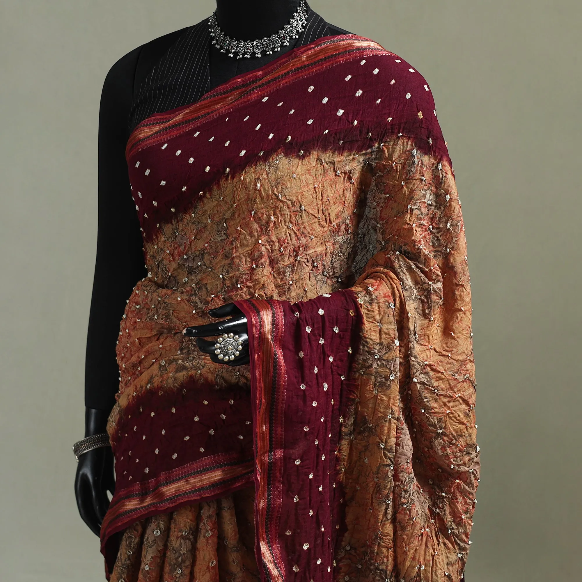 Kutch Tie-Dye Shibori Bandhani Cotton Saree with Blouse Piece 36 sold by Itokri product image thumbnail 2