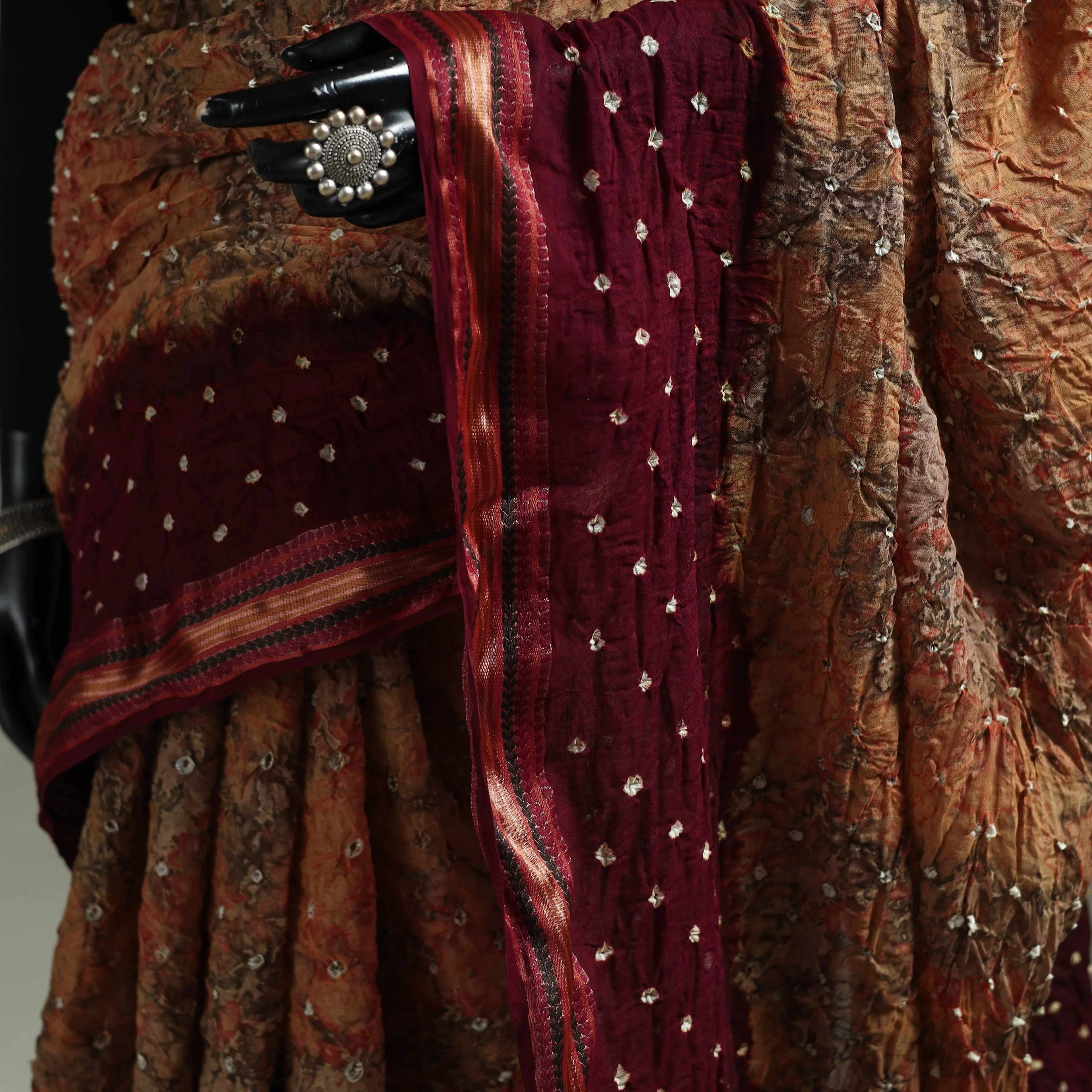 Kutch Tie-Dye Shibori Bandhani Cotton Saree with Blouse Piece 36 sold by Itokri product image thumbnail 3