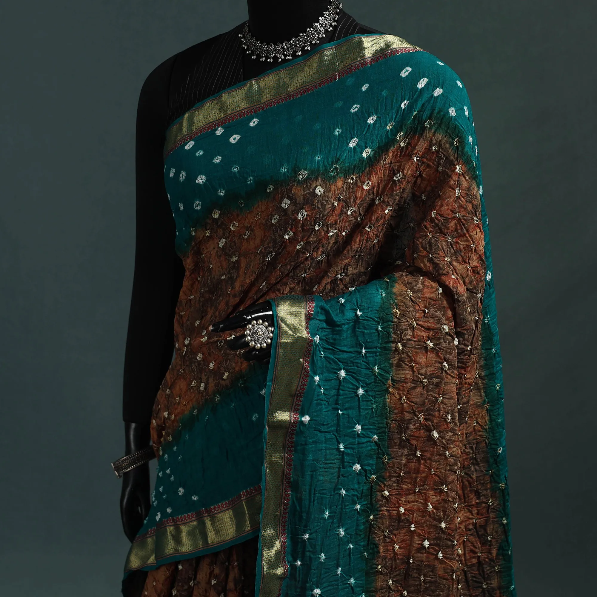 Kutch Tie-Dye Shibori Bandhani Cotton Saree with Blouse Piece 23 sold by Itokri product image thumbnail 2