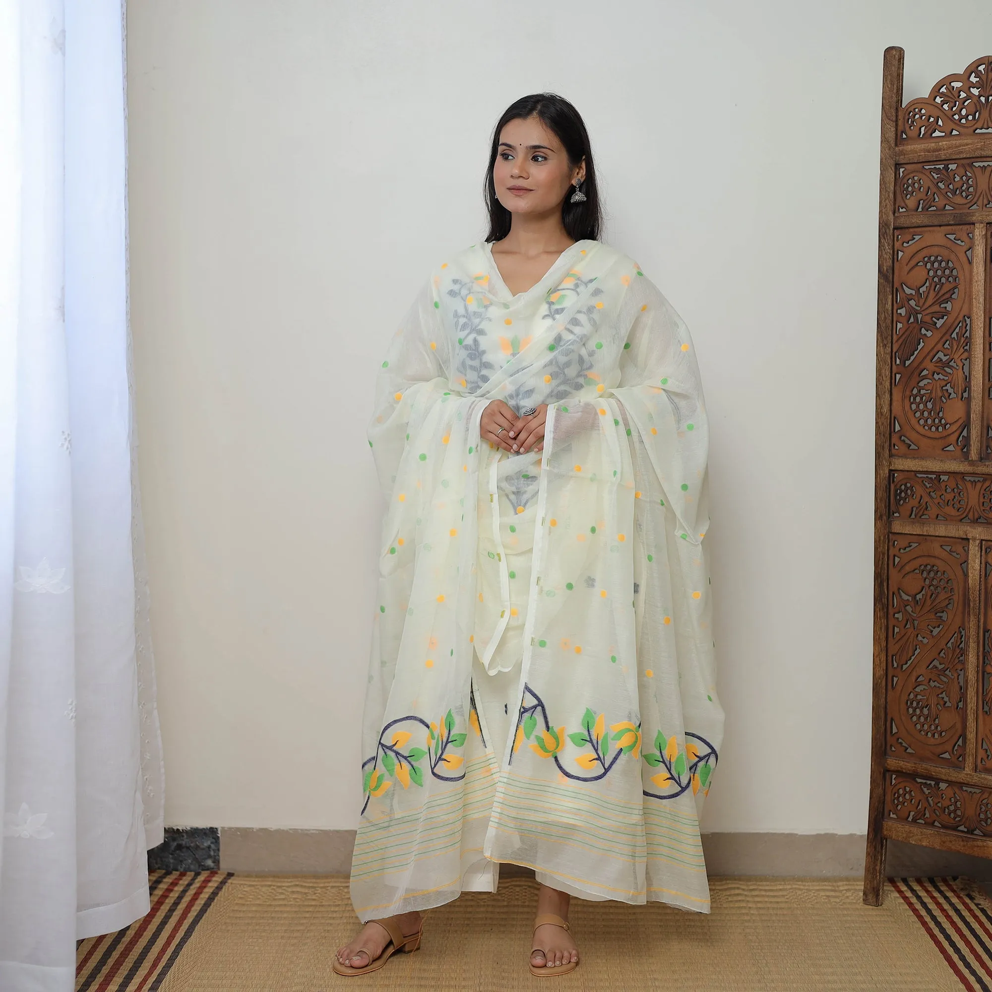 White - Bengal Jamdani Silk Cotton Kurta with Dupatta Set 05 sold by Itokri product image thumbnail 2