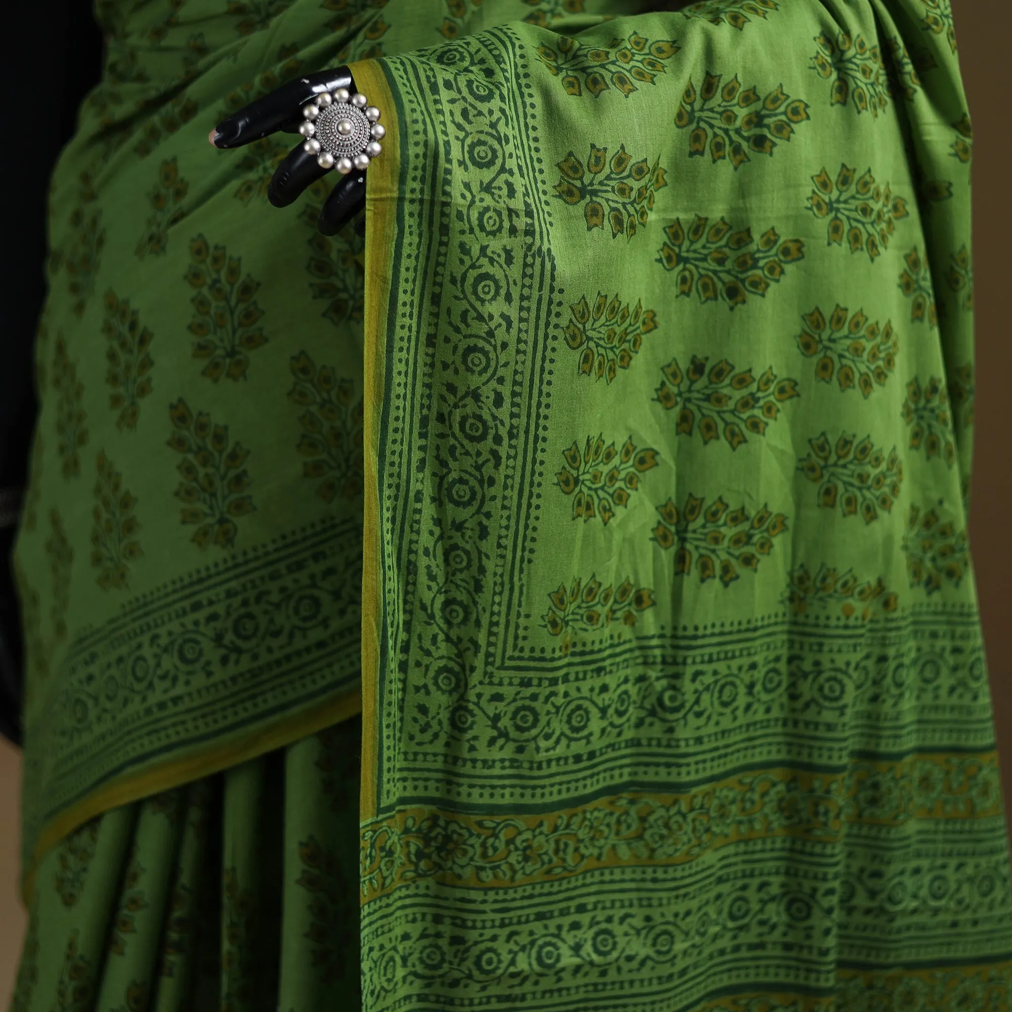 Gamthi Hand Block Print Pure Mul Cotton Saree with Blouse Piece 54 sold by Itokri product image thumbnail 4