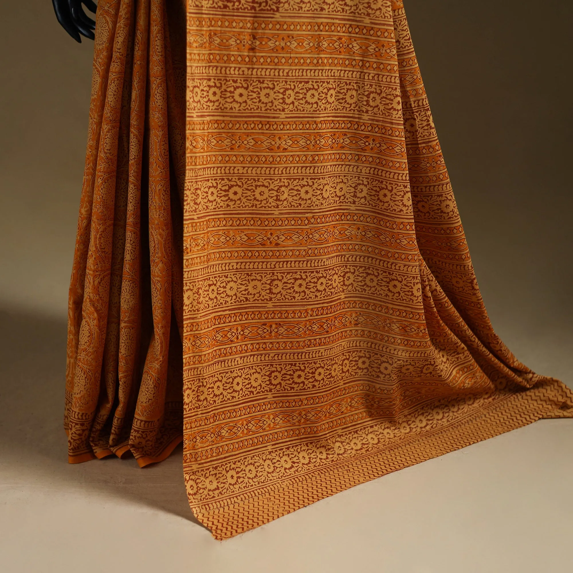 Gamthi Hand Block Print Pure Mul Cotton Saree with Blouse Piece 53 sold by Itokri product image thumbnail 5