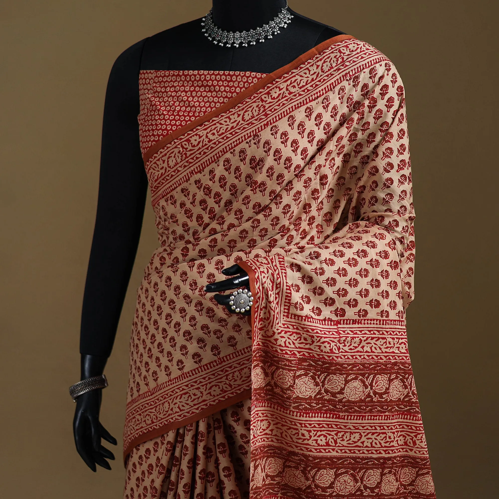 Gamthi Hand Block Print Pure Mul Cotton Saree with Blouse Piece 44 sold by Itokri product image thumbnail 2