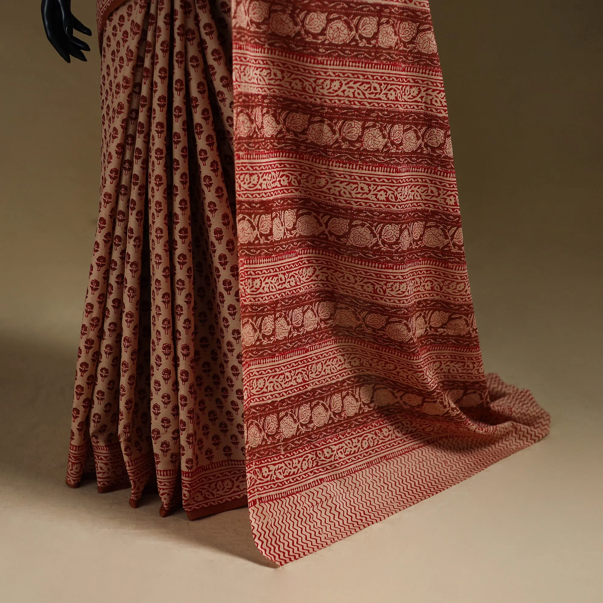 Gamthi Hand Block Print Pure Mul Cotton Saree with Blouse Piece 44 sold by Itokri product image thumbnail 5