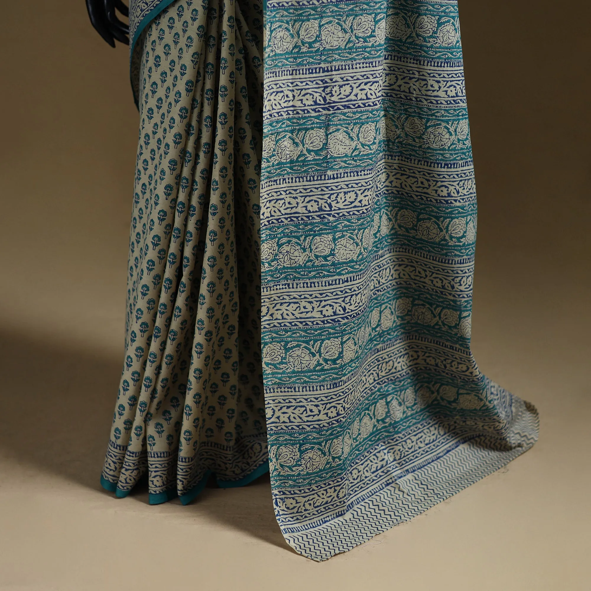 Gamthi Hand Block Print Pure Mul Cotton Saree with Blouse Piece 37 sold by Itokri product image thumbnail 5