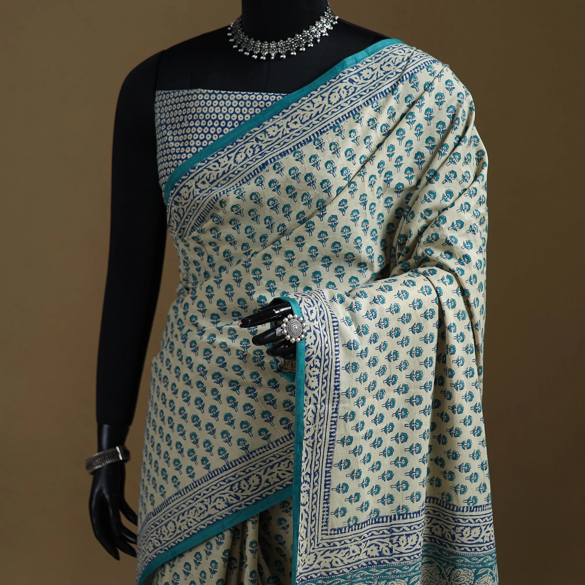 Gamthi Hand Block Print Pure Mul Cotton Saree with Blouse Piece 37 sold by Itokri product image thumbnail 2
