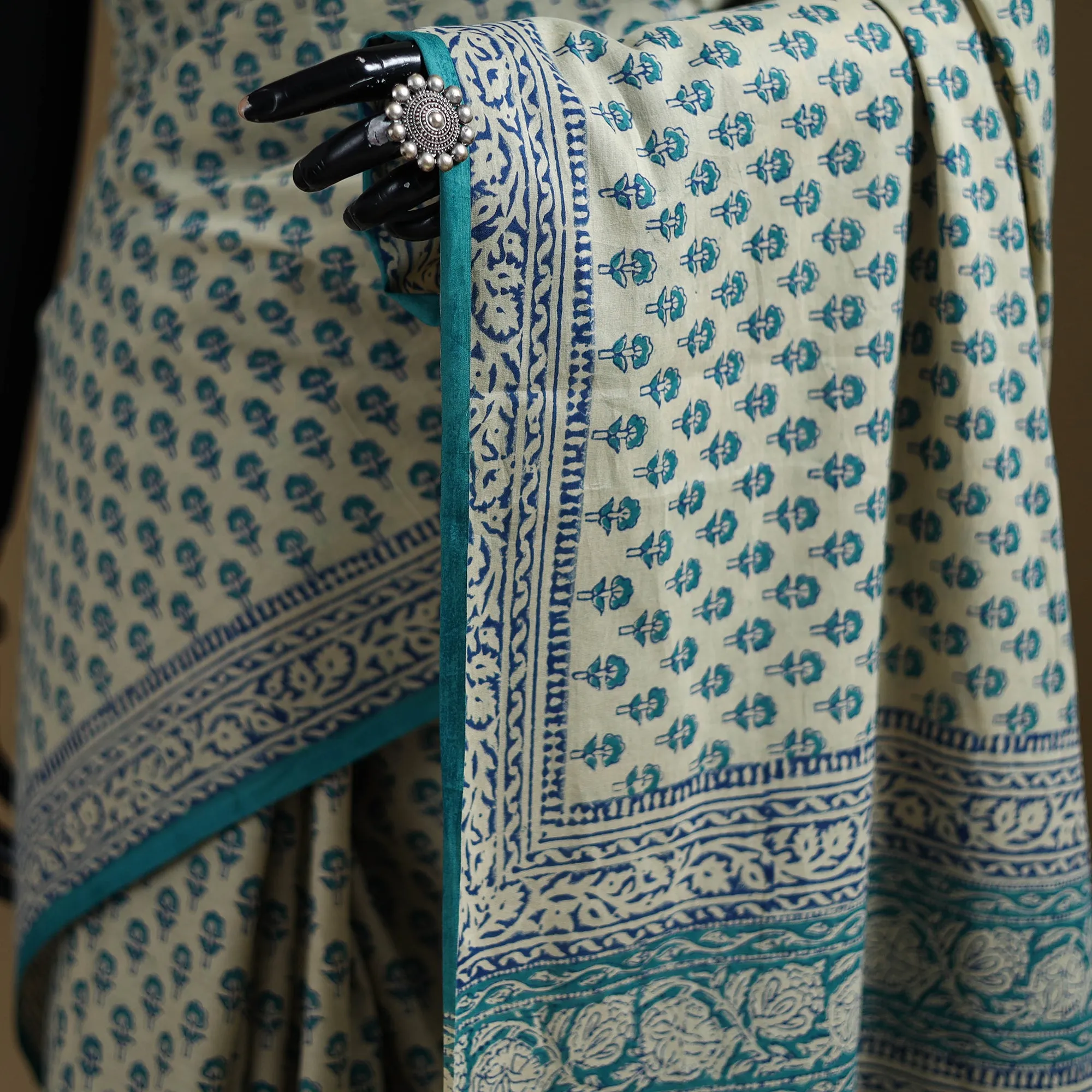 Gamthi Hand Block Print Pure Mul Cotton Saree with Blouse Piece 37 sold by Itokri product image thumbnail 4