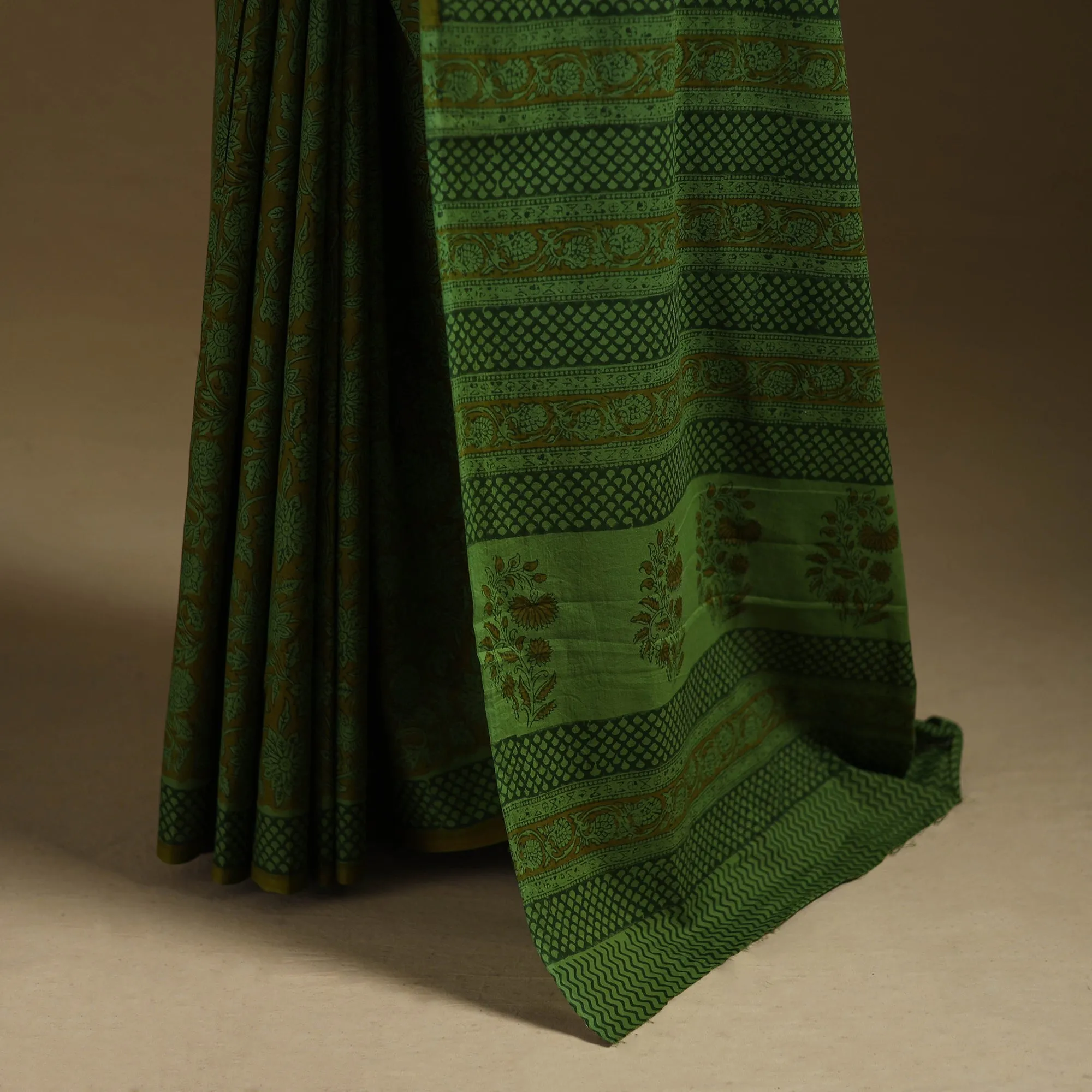 Gamthi Hand Block Print Pure Mul Cotton Saree with Blouse Piece 06 sold by Itokri product image thumbnail 5