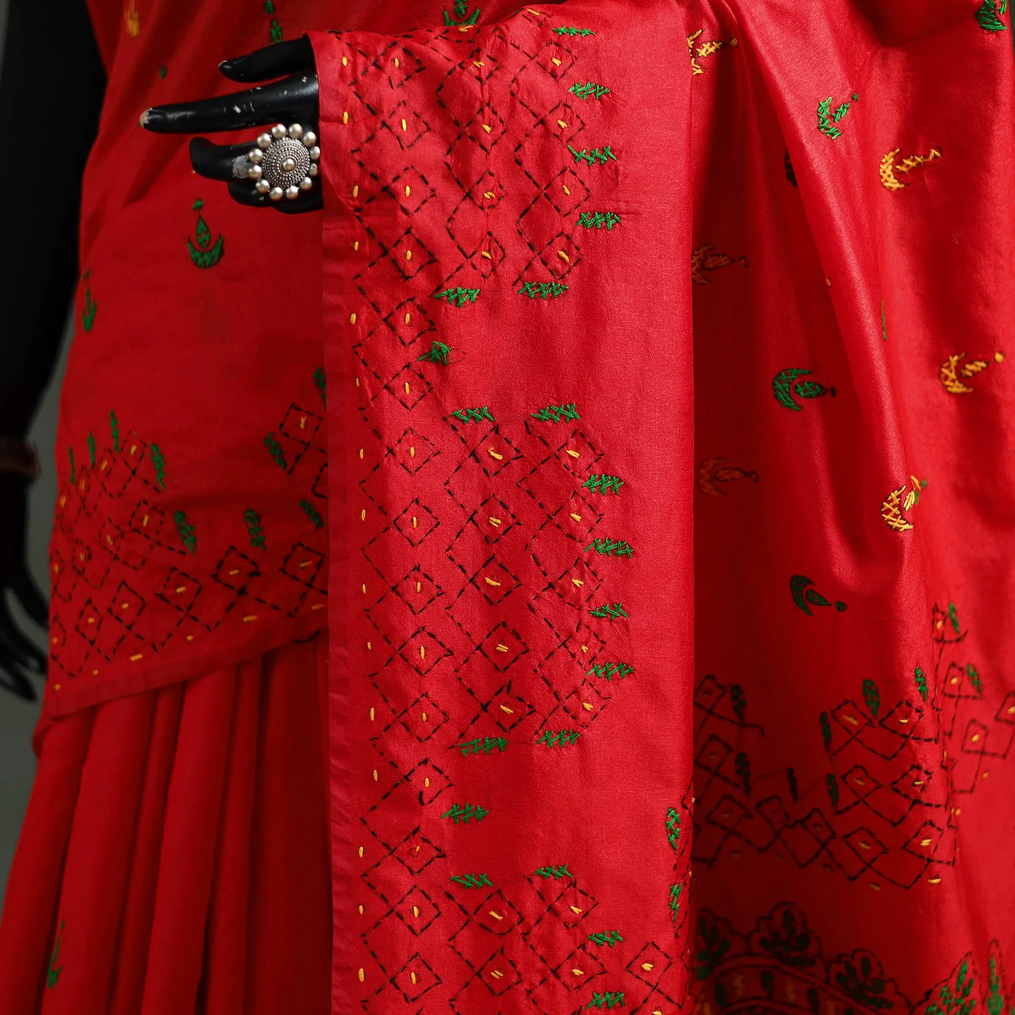 Red - Bengal Nakshi Kantha Hand Embroidered Silk Saree 37 sold by Itokri product image thumbnail 3