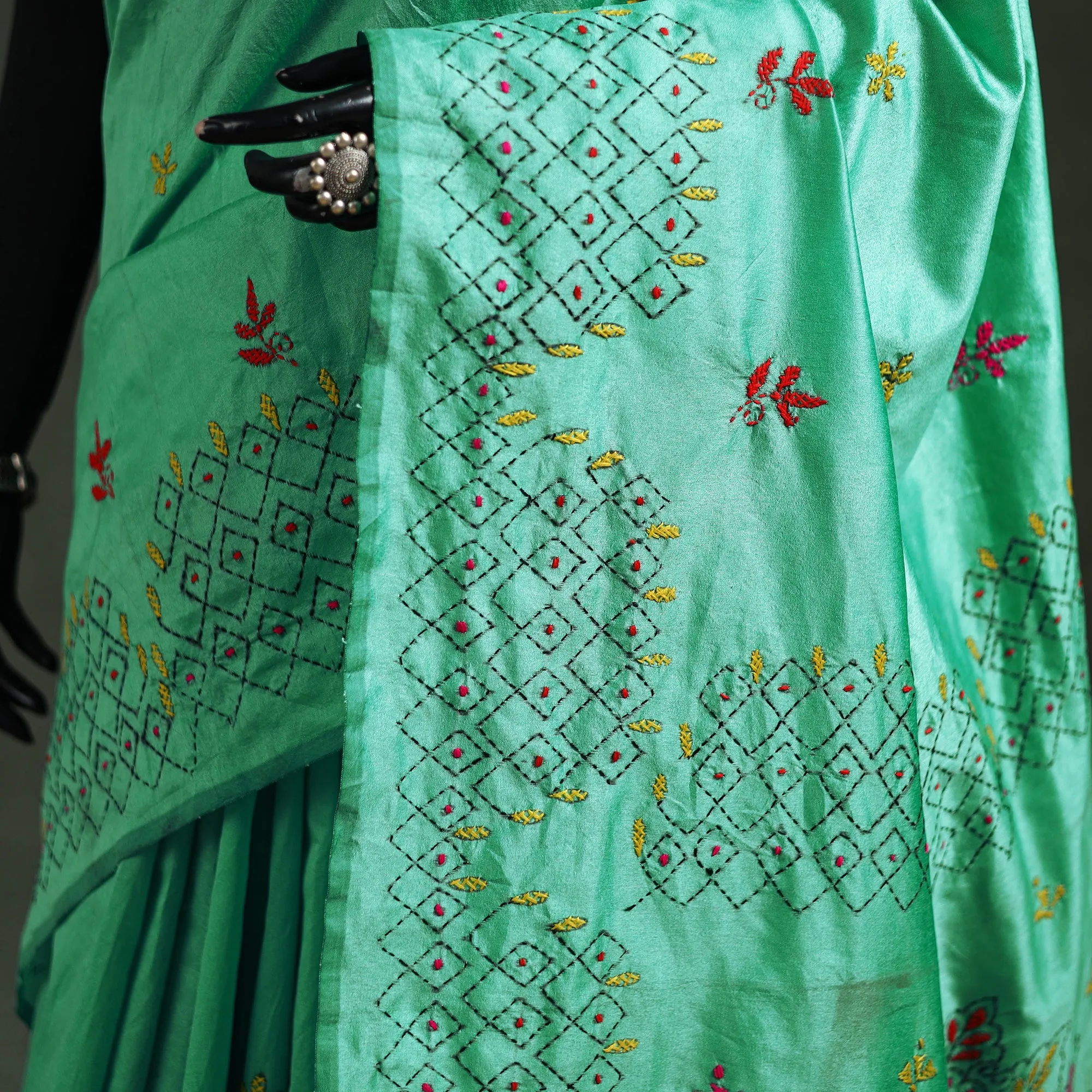 Green - Bengal Nakshi Kantha Hand Embroidered Silk Saree 29 sold by Itokri product image thumbnail 3
