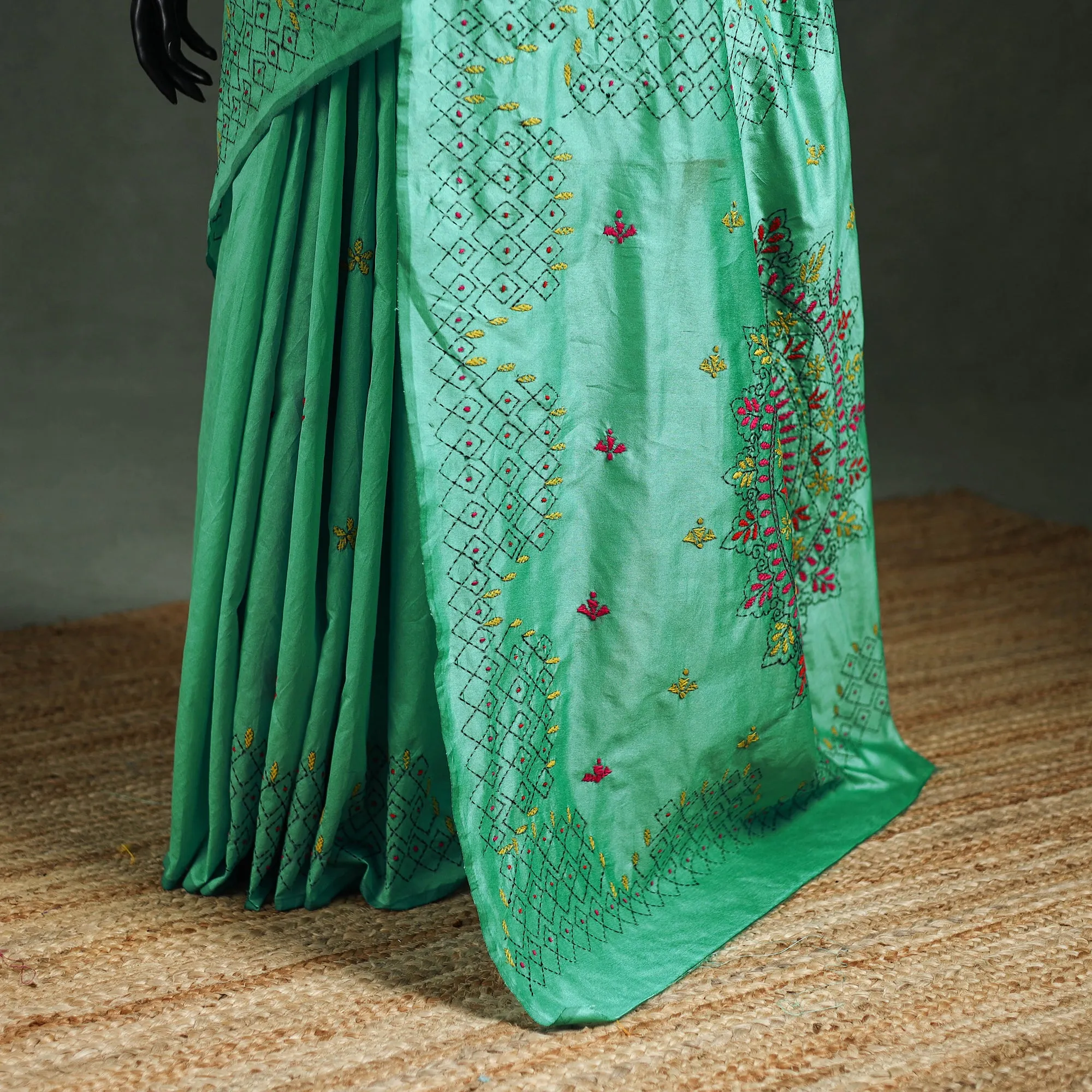 Green - Bengal Nakshi Kantha Hand Embroidered Silk Saree 29 sold by Itokri product image thumbnail 4