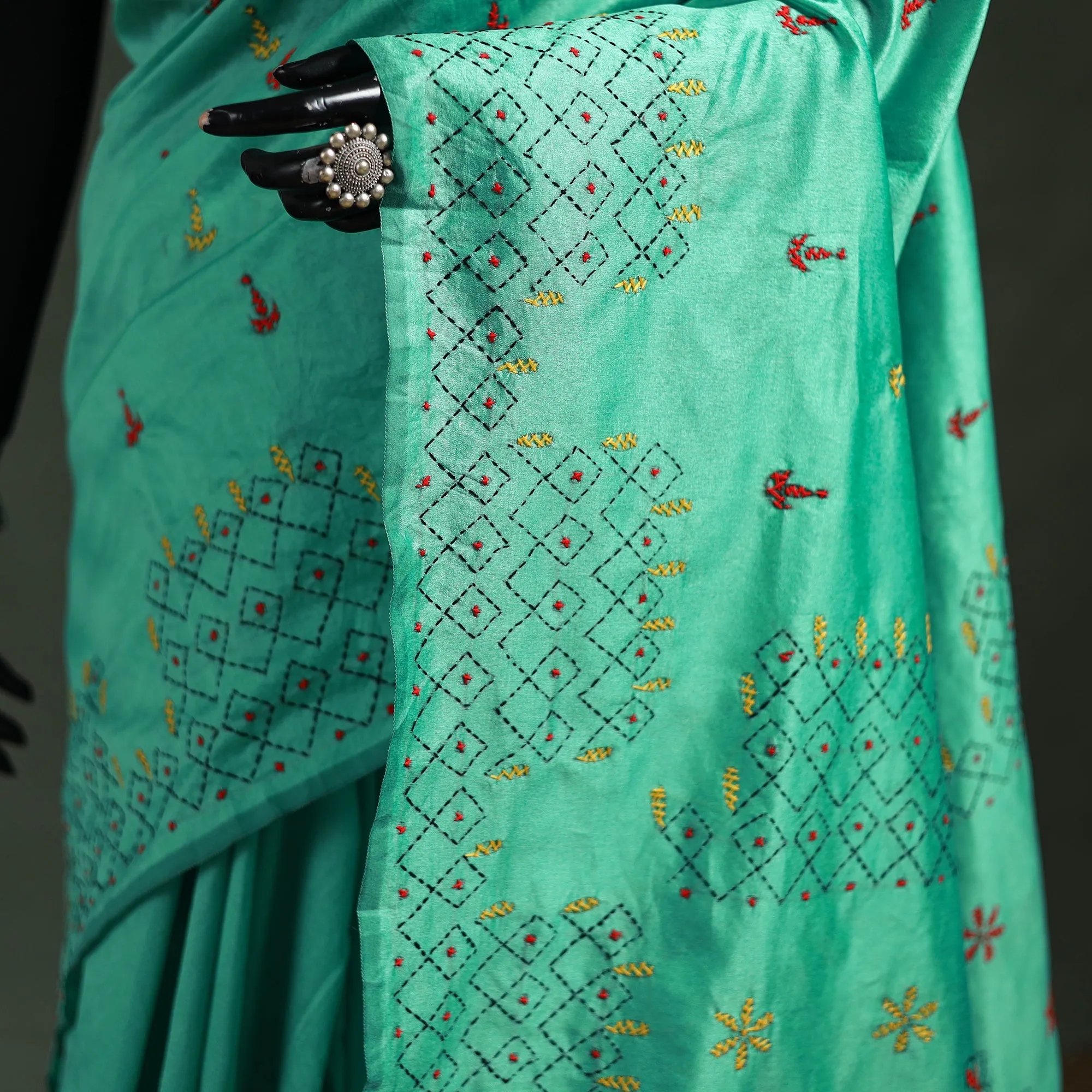 Green - Bengal Nakshi Kantha Hand Embroidered Silk Saree 25 sold by Itokri product image thumbnail 3