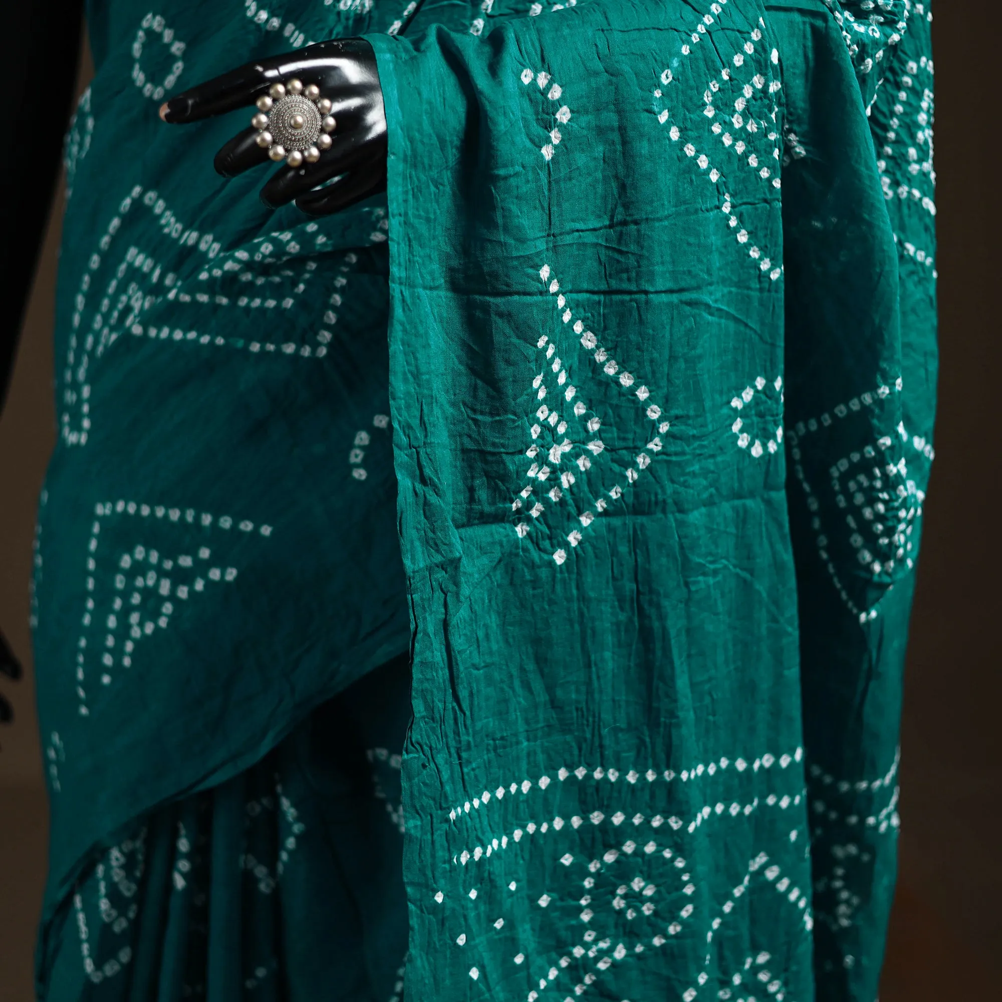 Green - Kutch Tie-Dye Pure Mul Cotton Rai Bandhani Saree with Blouse Piece 22 sold by Itokri product image thumbnail 4