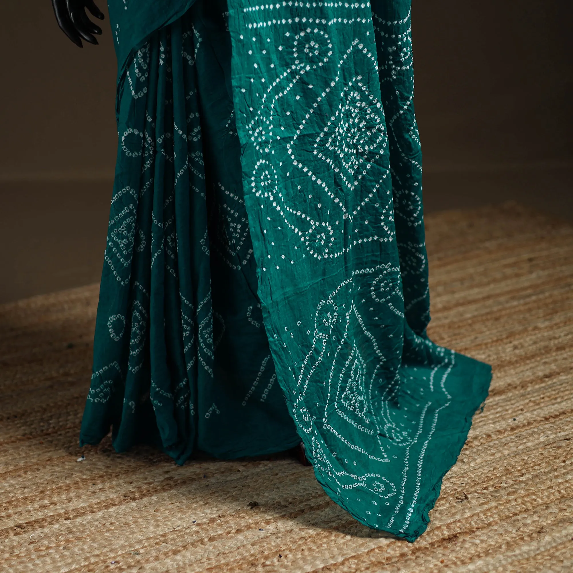 Green - Kutch Tie-Dye Pure Mul Cotton Rai Bandhani Saree with Blouse Piece 22 sold by Itokri product image thumbnail 5