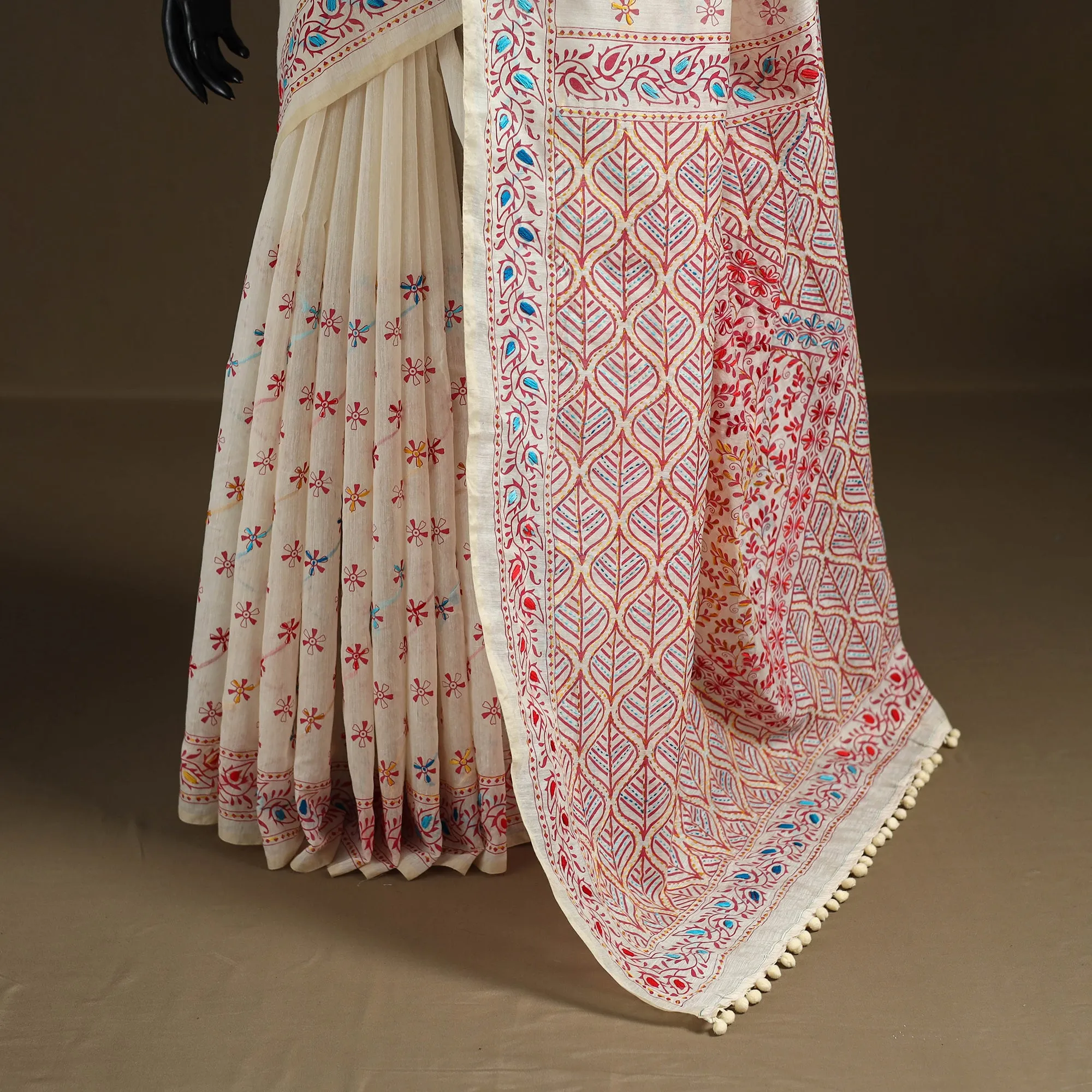 White - Phulkari Hand Embroidered Chanderi Silk Chapa Work Saree 10 sold by Itokri product image thumbnail 4