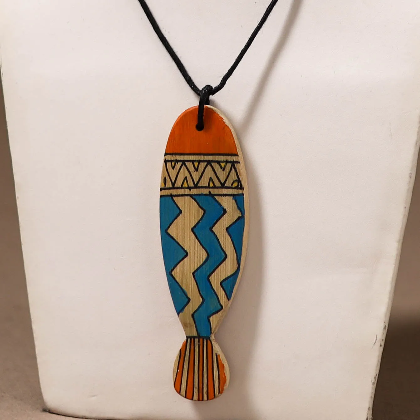 Kerala Mural Handpainted Bamboo Fish Necklace 136 sold by Itokri product image thumbnail 2