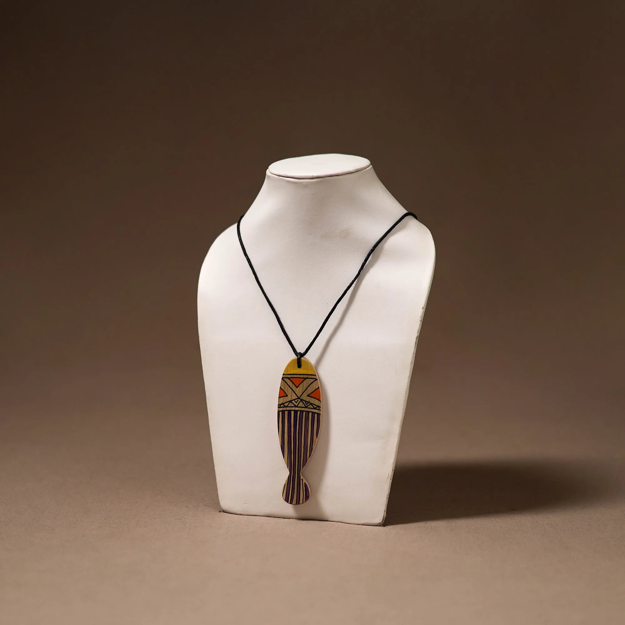 Kerala Mural Handpainted Bamboo Fish Necklace 127 sold by Itokri