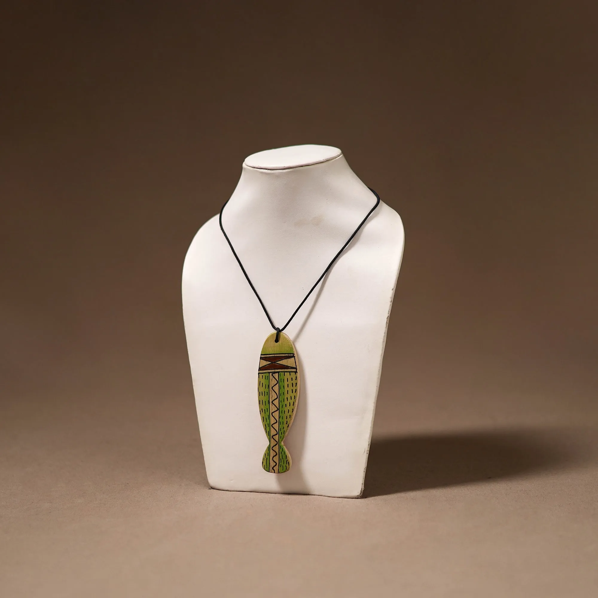 Kerala Mural Handpainted Bamboo Fish Necklace 167 sold by Itokri