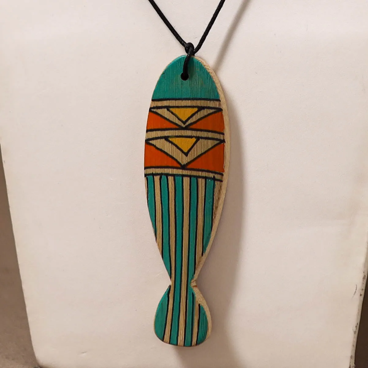 Kerala Mural Handpainted Bamboo Fish Necklace 165 sold by Itokri product image thumbnail 2