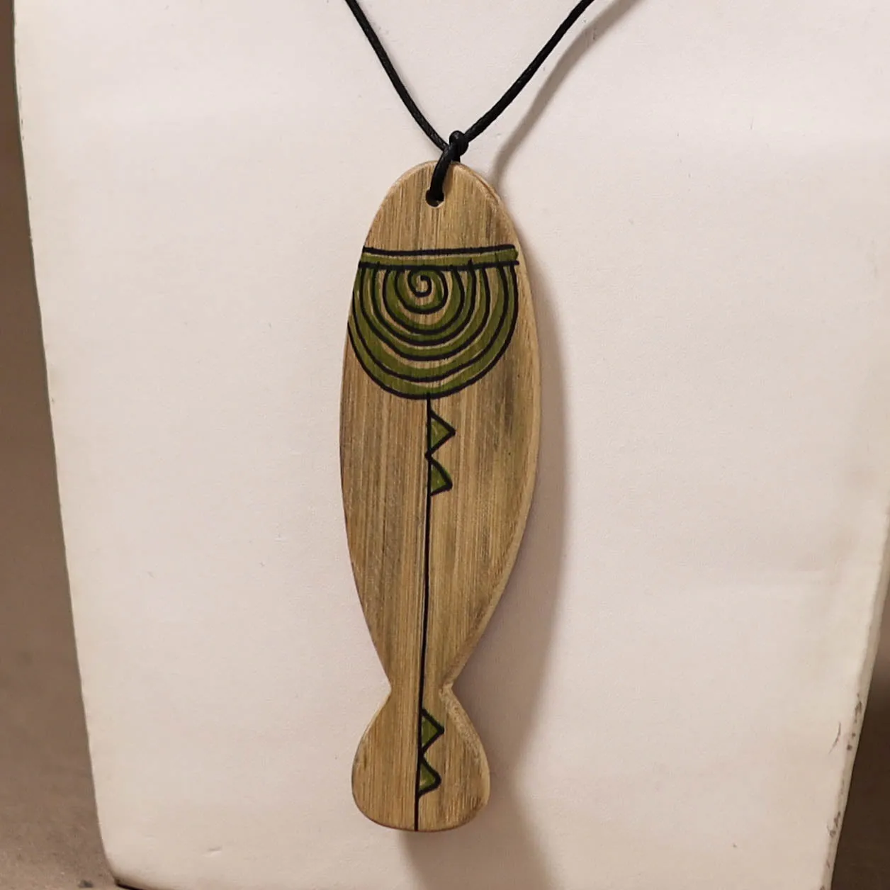 Kerala Mural Handpainted Bamboo Fish Necklace 150 sold by Itokri product image thumbnail 2
