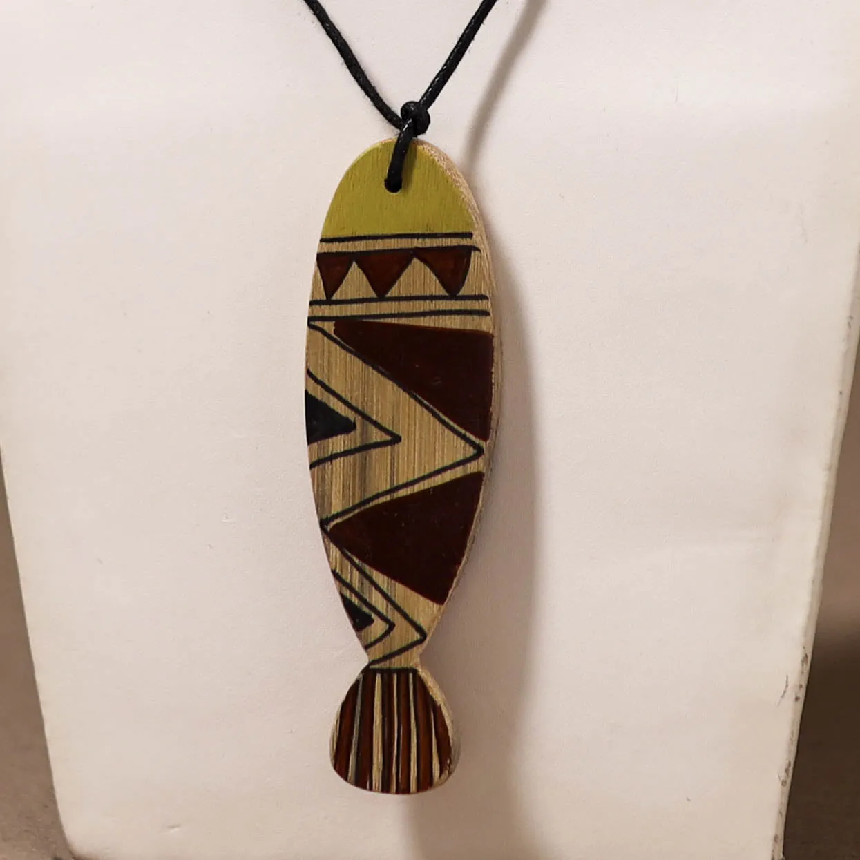 Kerala Mural Handpainted Bamboo Fish Necklace 147 sold by Itokri product image thumbnail 2