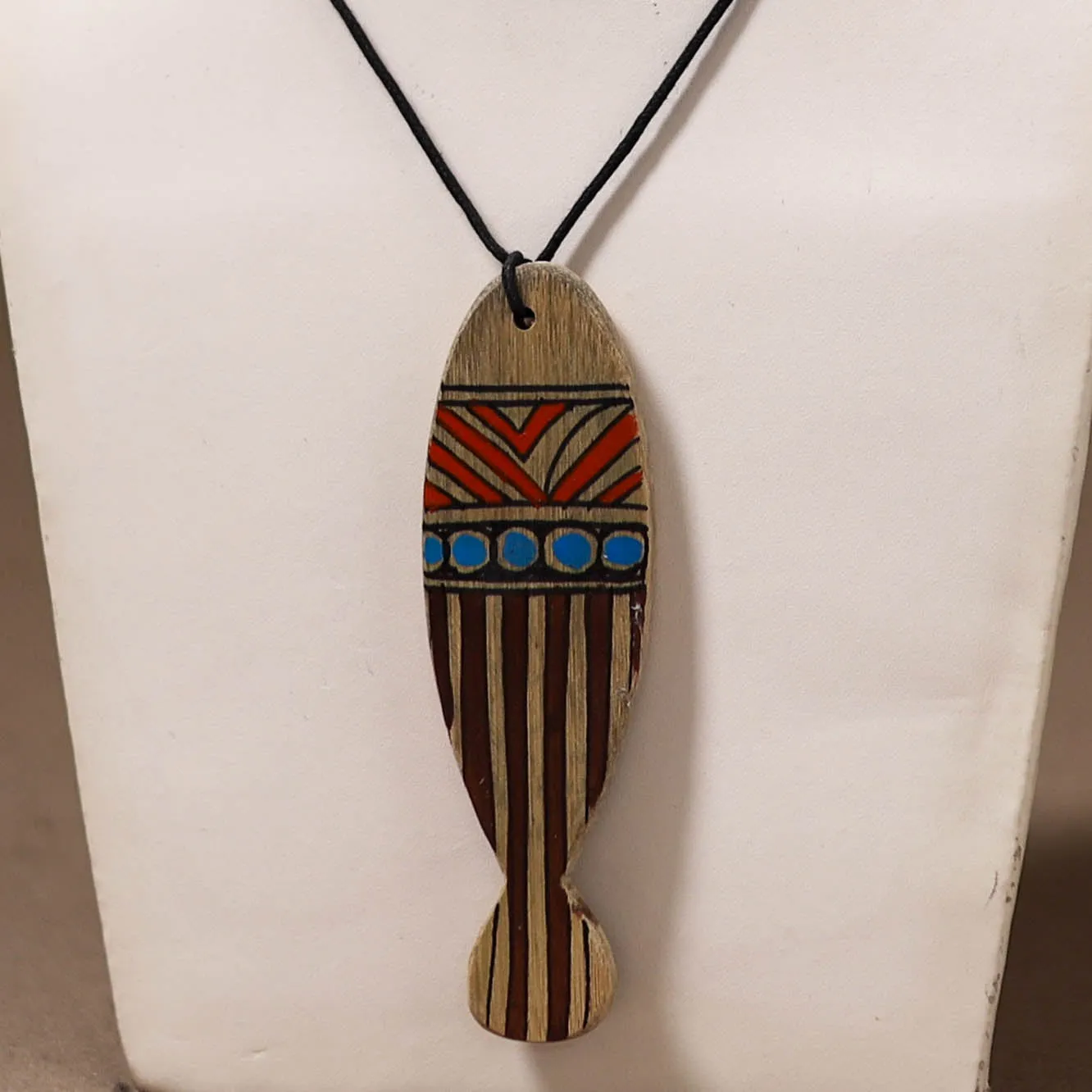 Kerala Mural Handpainted Bamboo Fish Necklace 145 sold by Itokri product image thumbnail 2