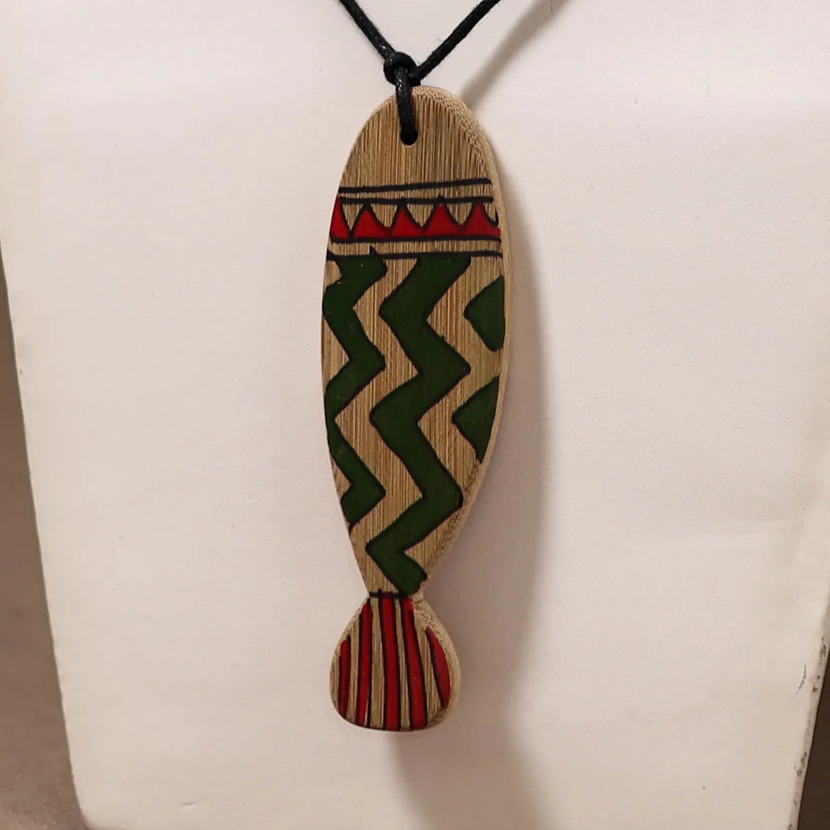 Kerala Mural Handpainted Bamboo Fish Necklace 142 sold by Itokri product image thumbnail 2