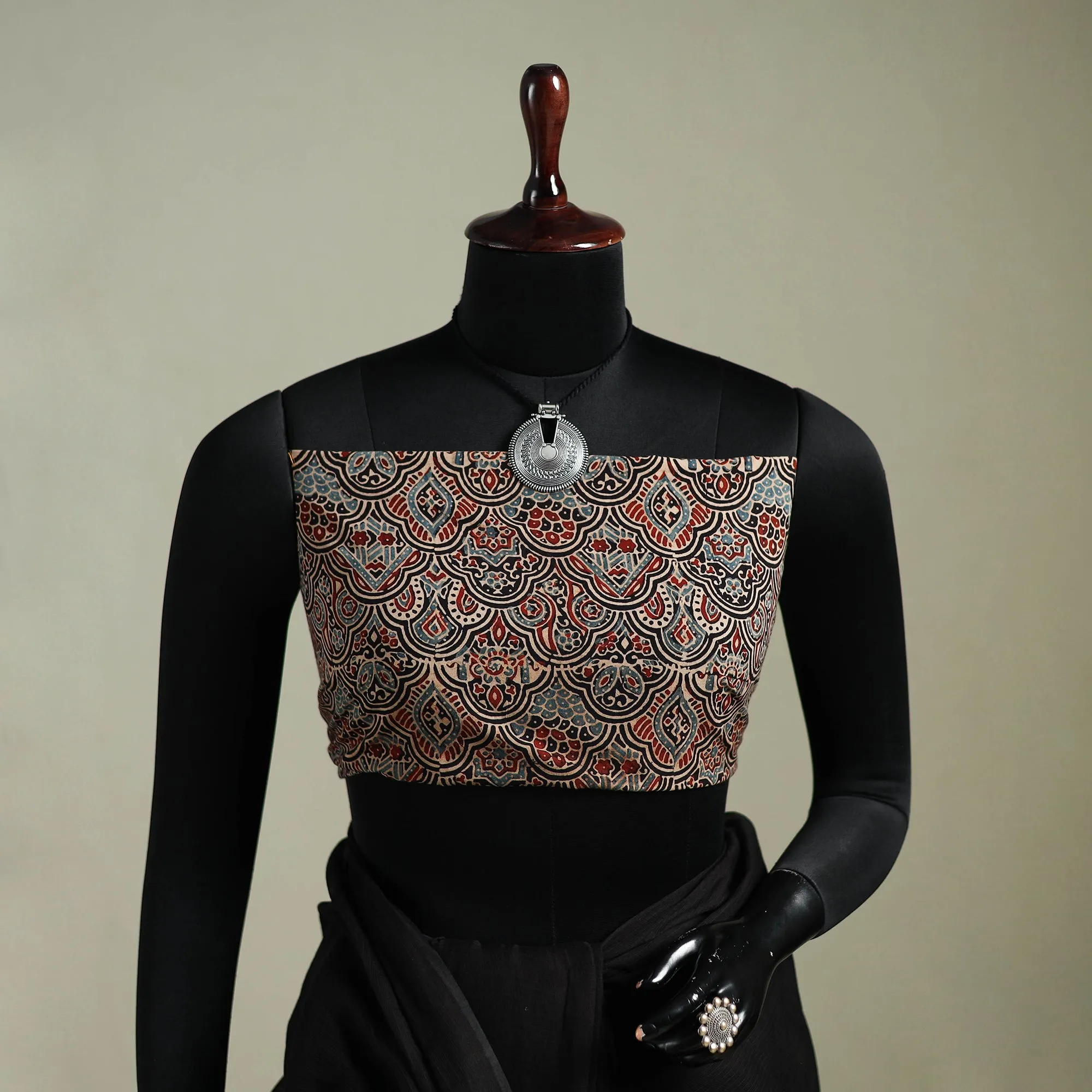 Black - Nazaakat Kota Doria Cotton Plain Saree with Blouse & Jewellery Set 37 sold by Itokri product image thumbnail 2